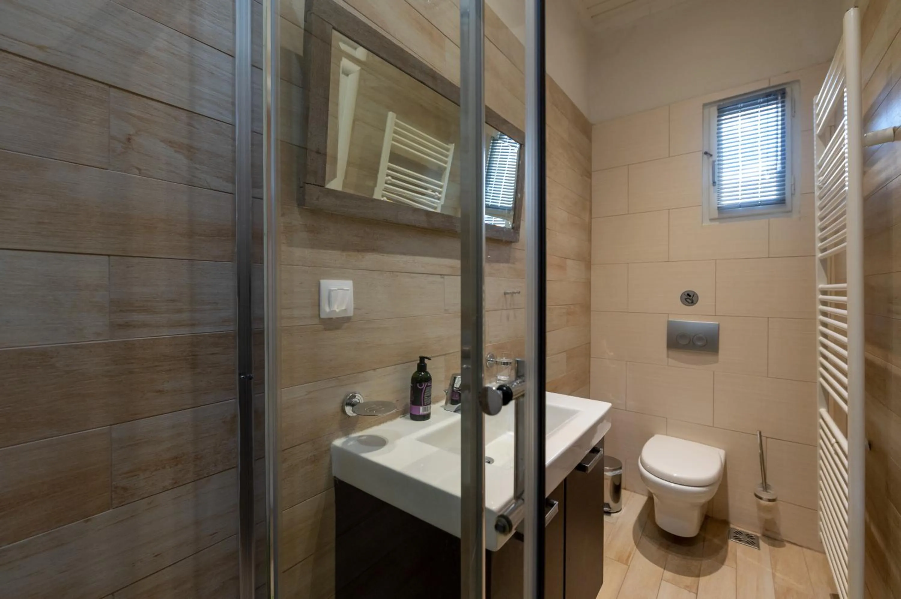 Shower in City Cottage - Kalamata Villas