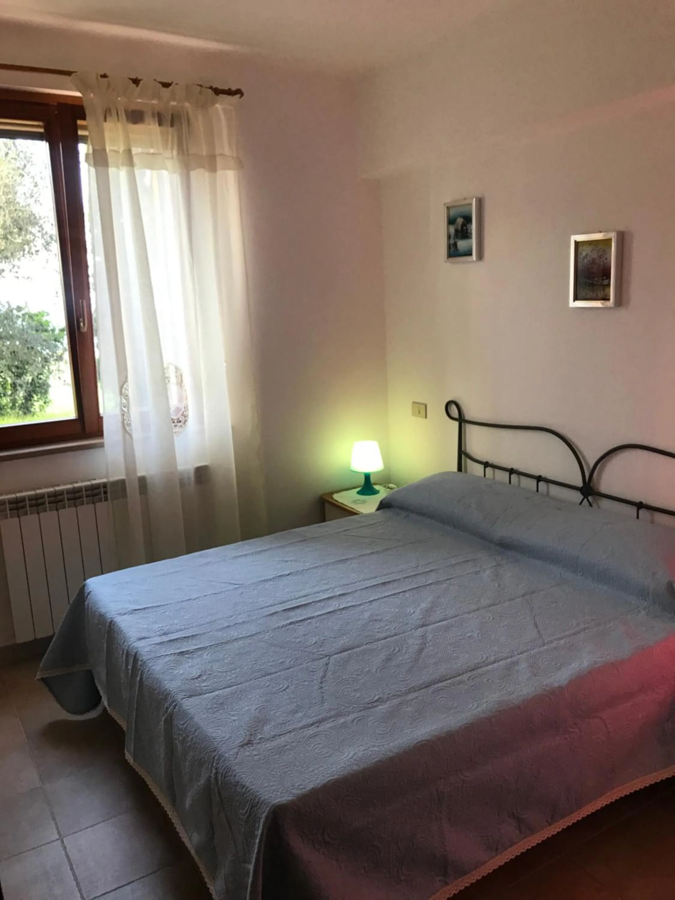 Photo of the whole room, Bed in Nonna Bon Bon