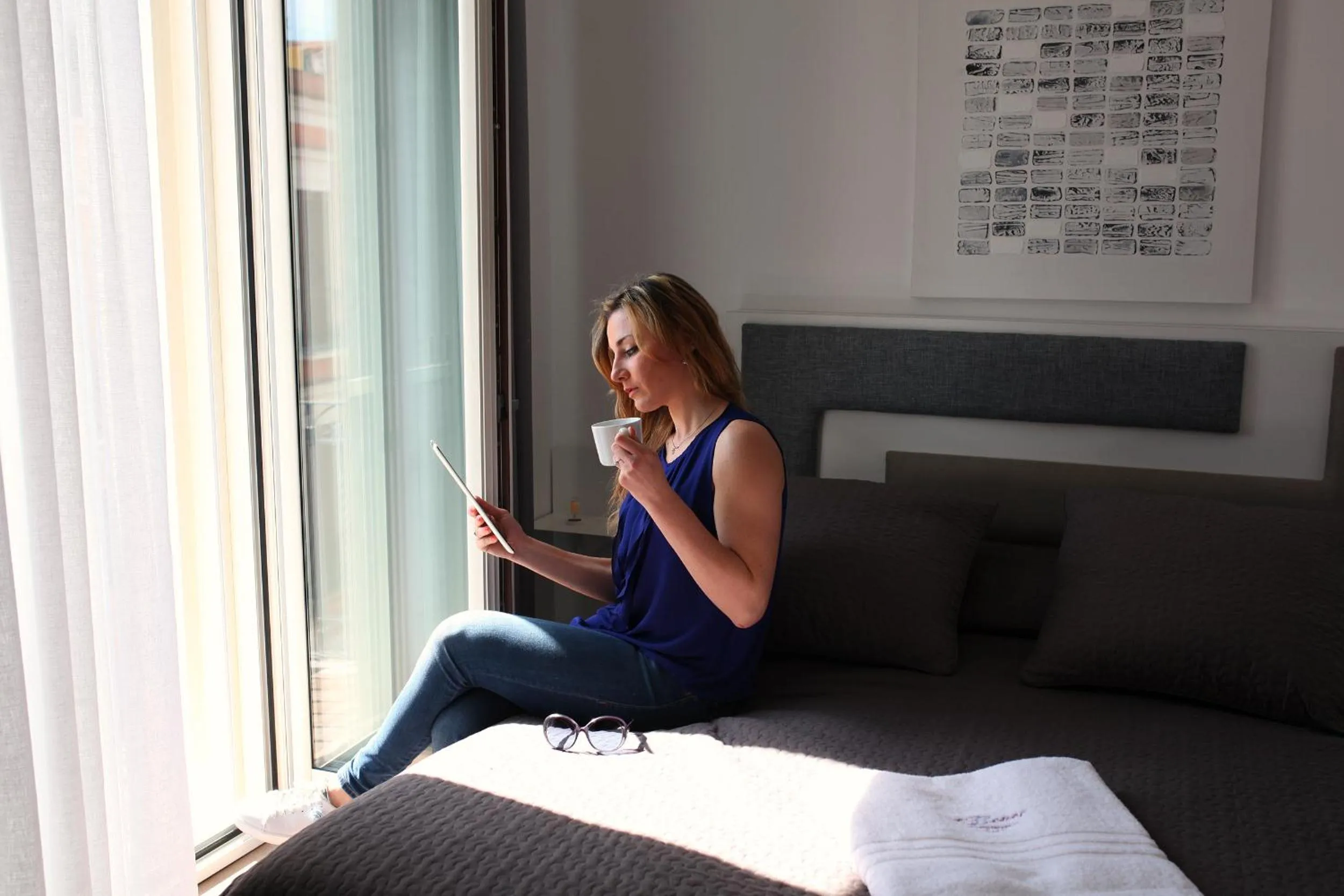 Photo of the whole room in Essence