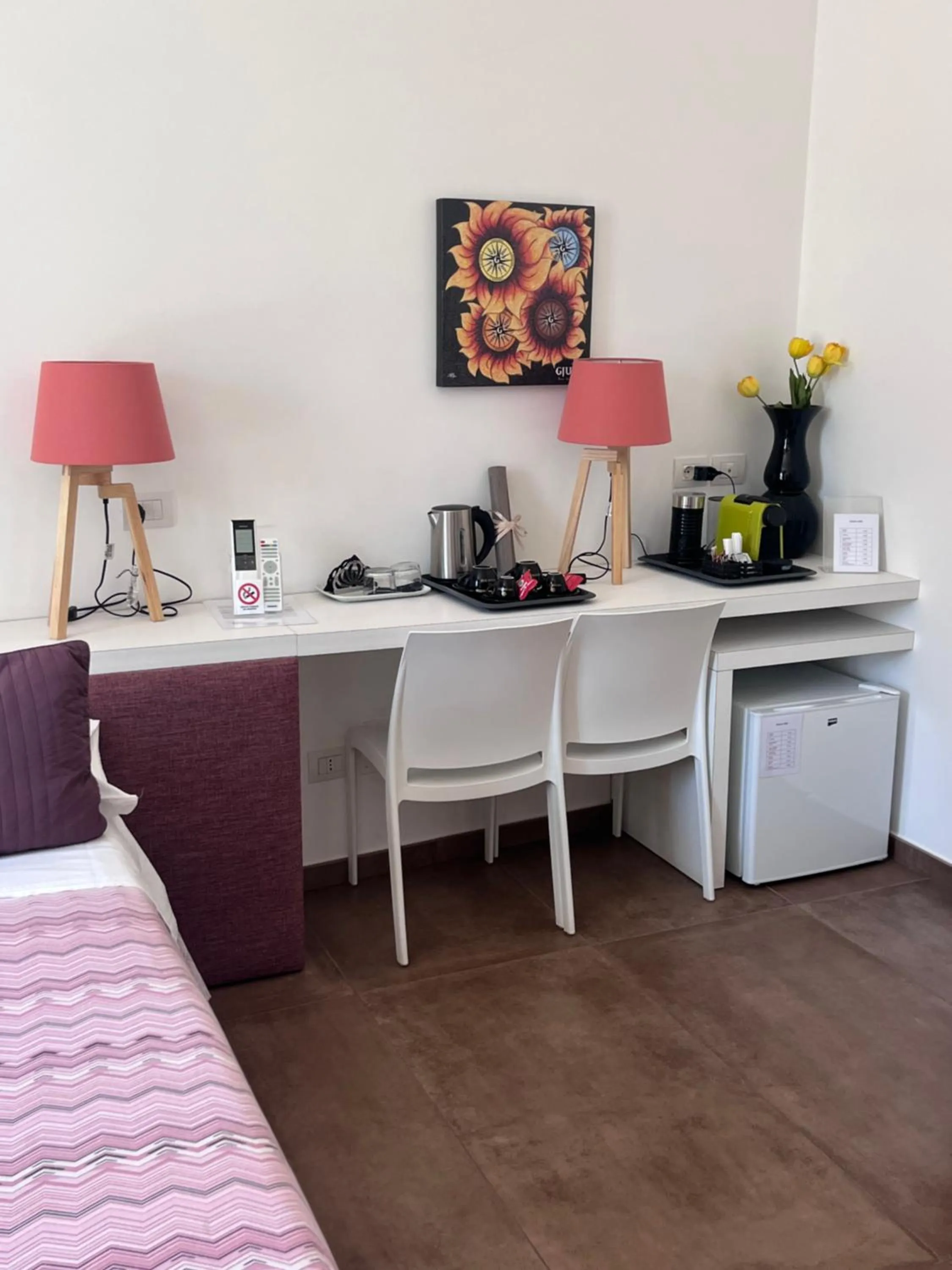 Coffee/tea facilities in Essence