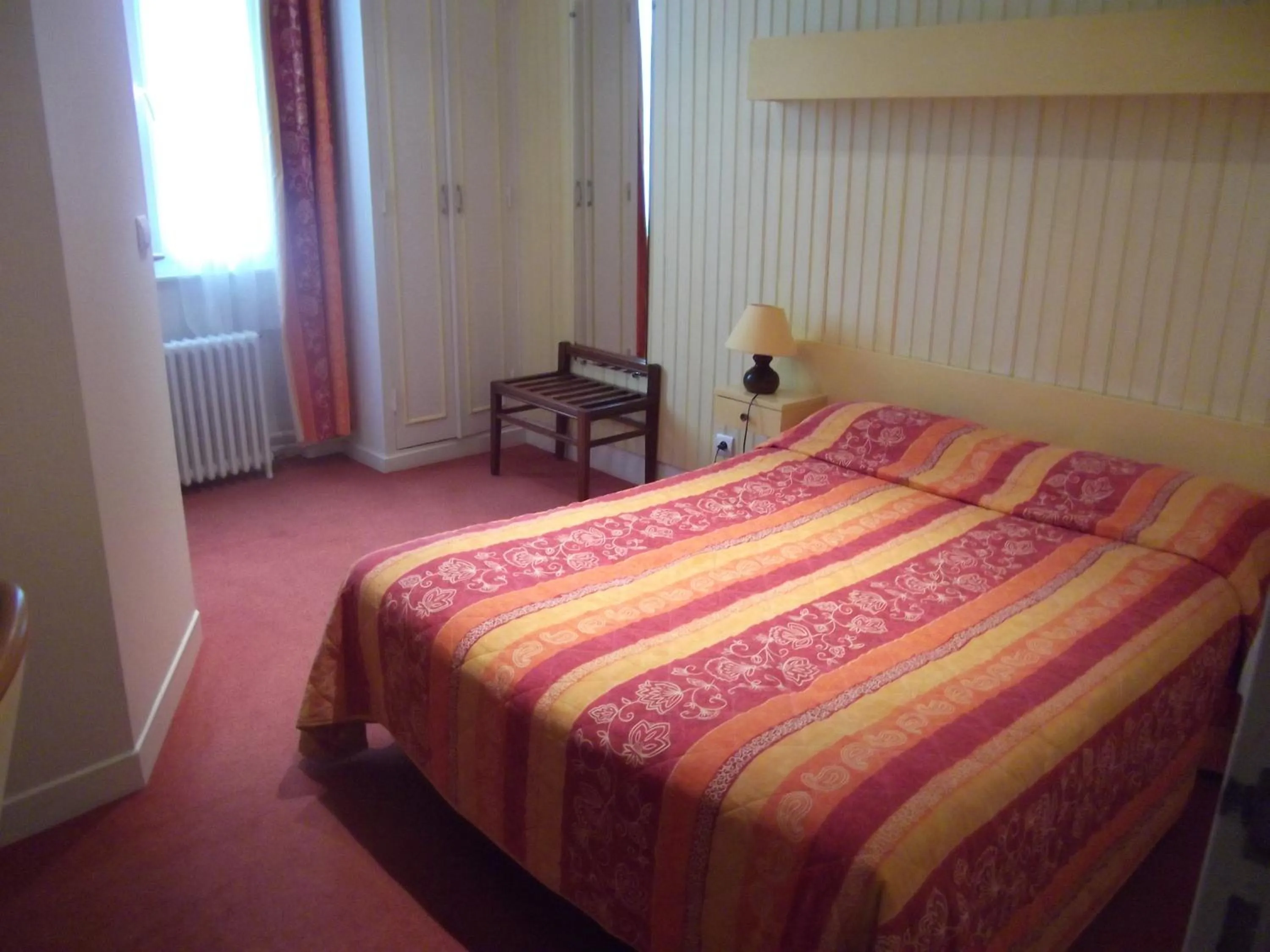 Bed in Hotel Restaurant Le Parc