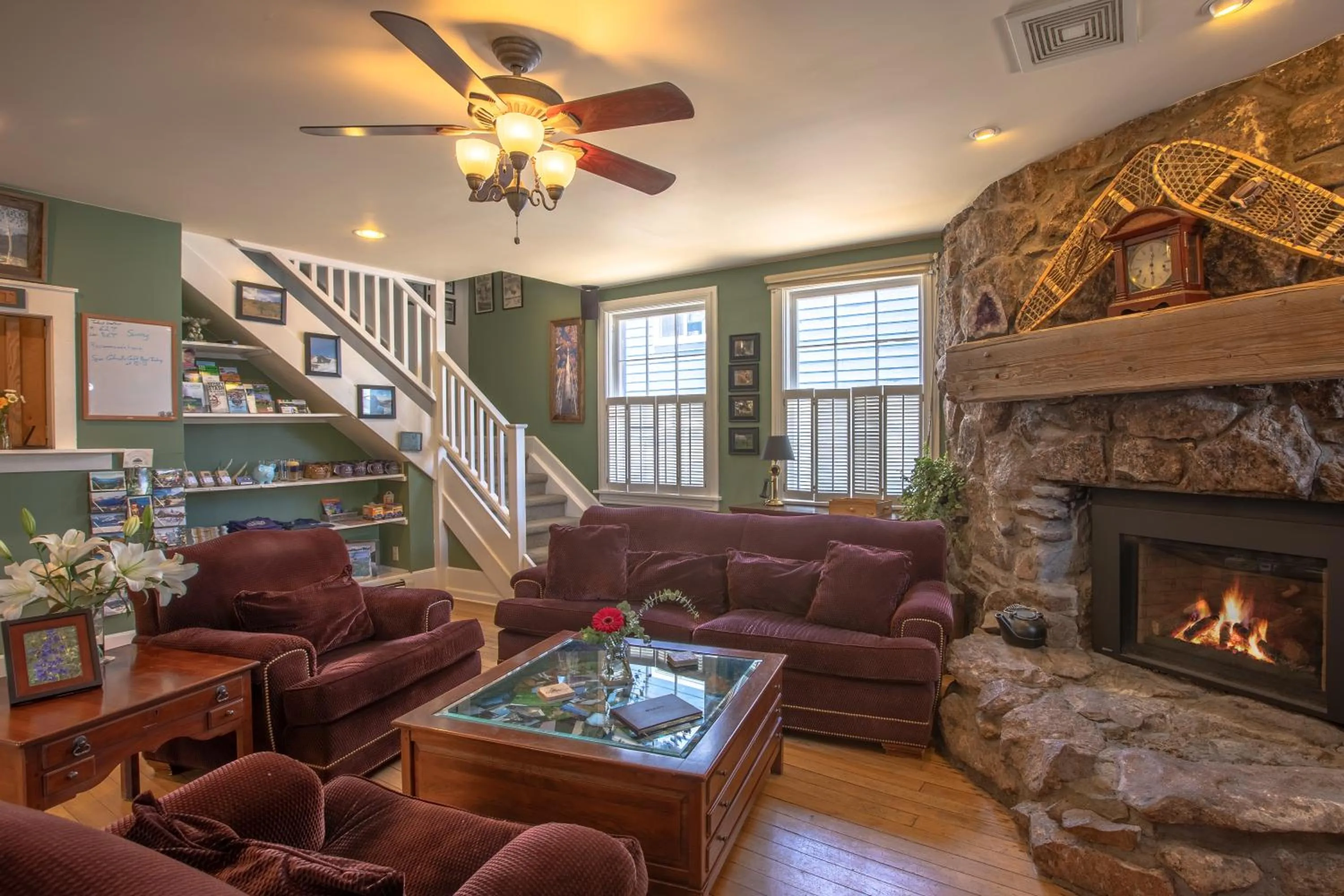 Lobby or reception in Purple Mountain Bed & Breakfast & Spa