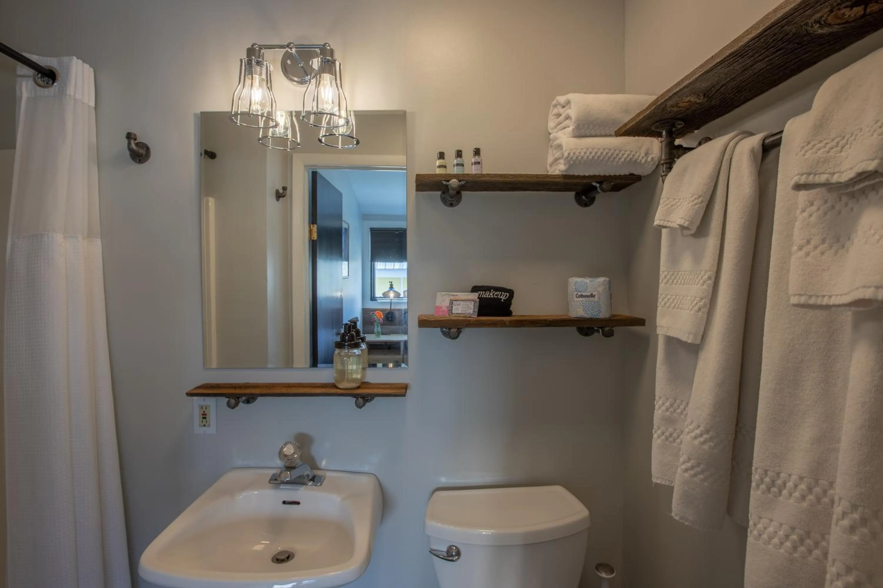 Bathroom in Purple Mountain Bed & Breakfast & Spa