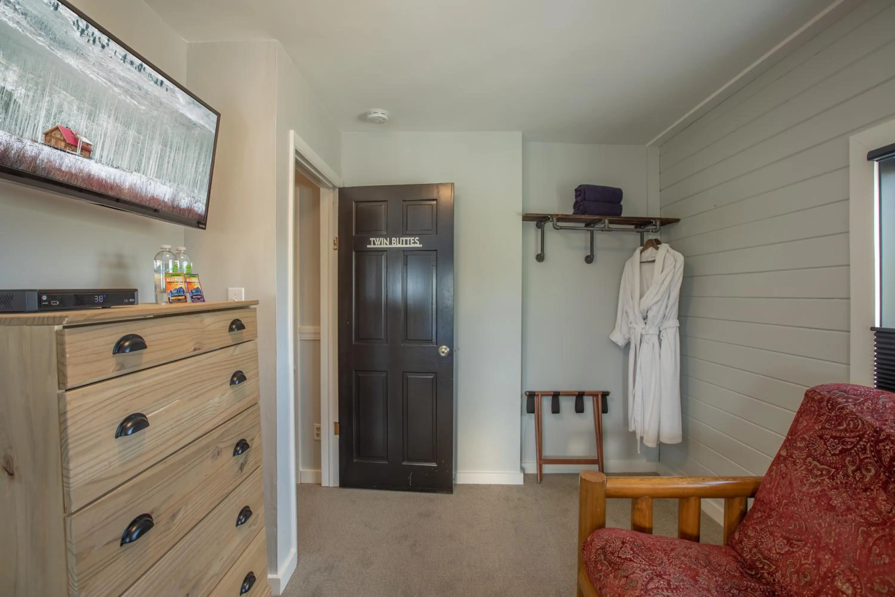 Bedroom in Purple Mountain Bed & Breakfast & Spa