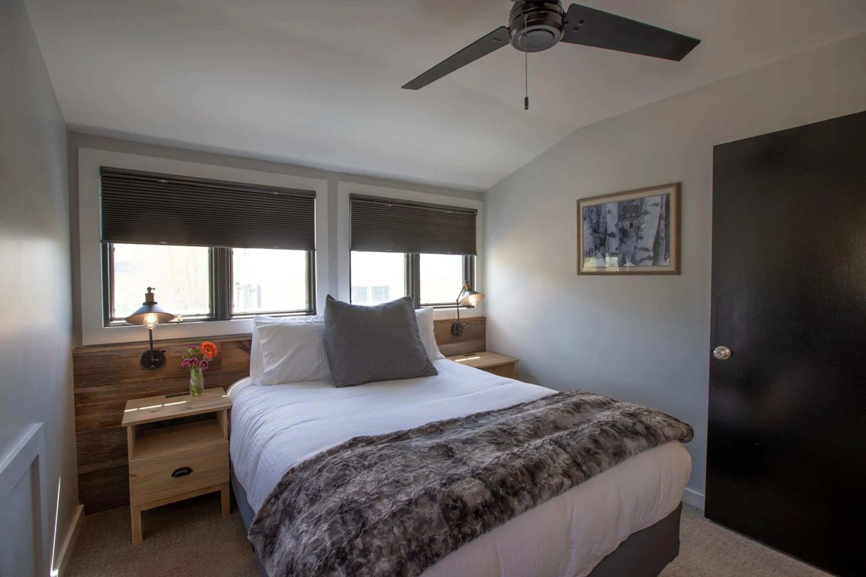 Bedroom, Bed in Purple Mountain Bed & Breakfast & Spa