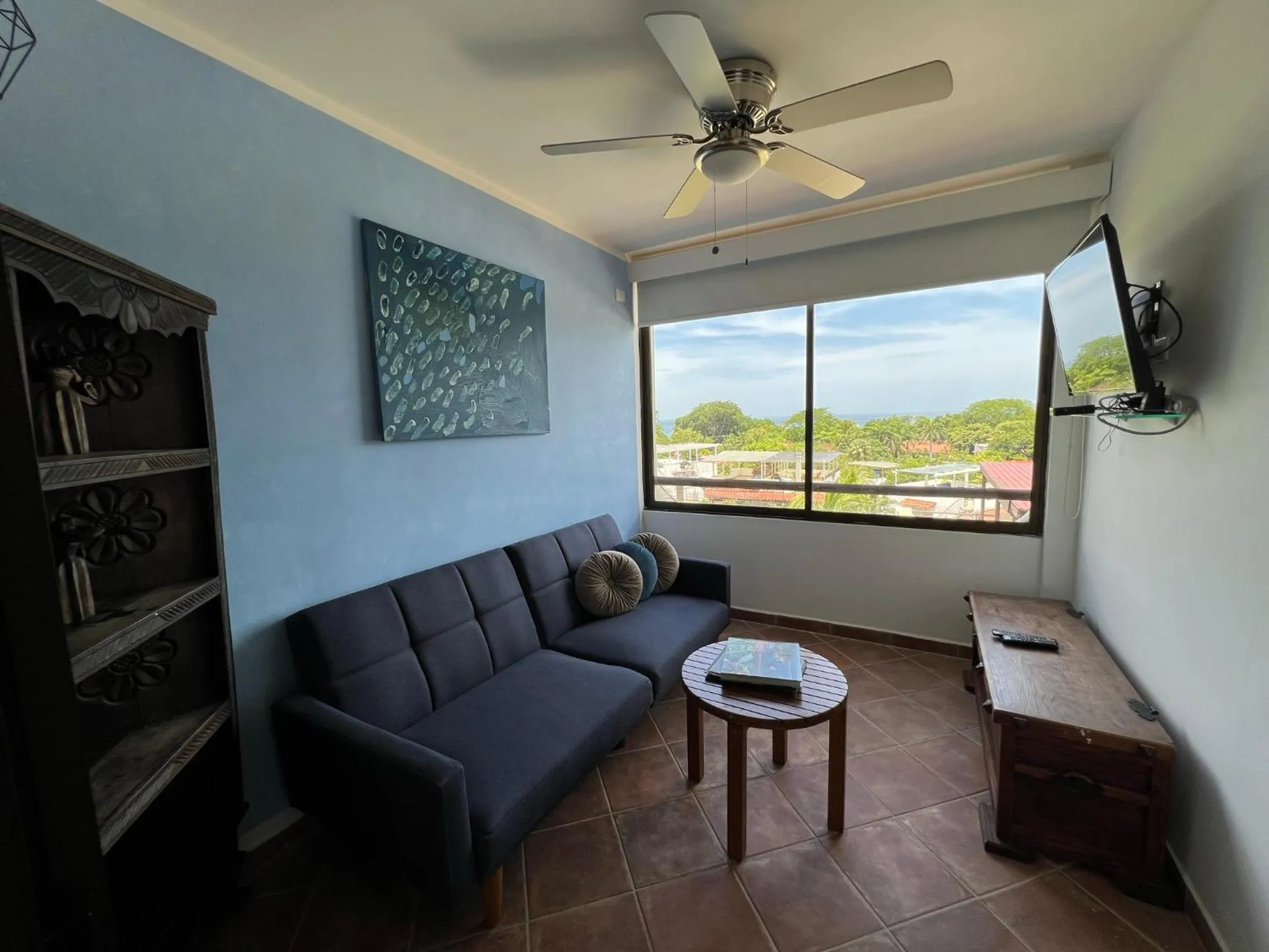Living room in Tropical Gardens Suites and Apartments