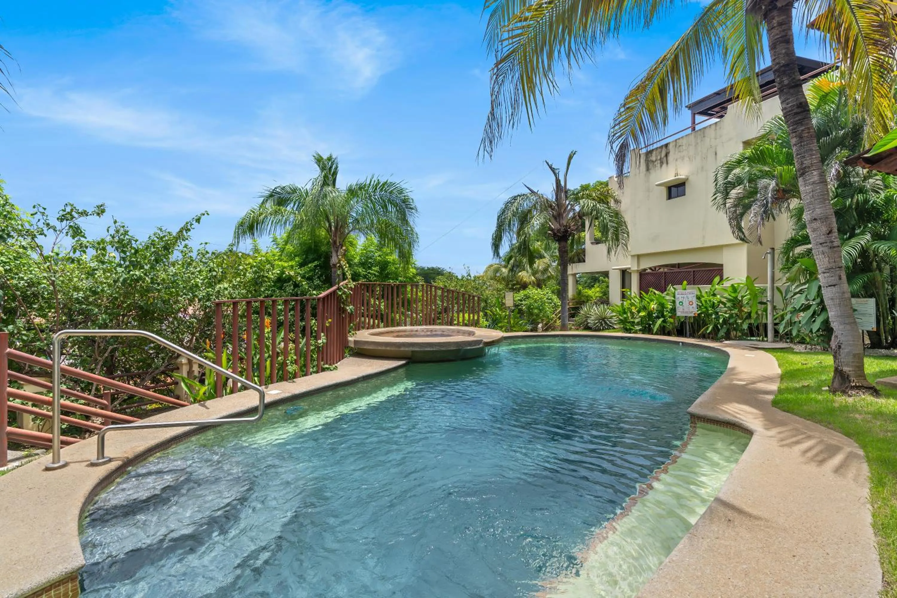 Natural landscape in Tropical Gardens Suites and Apartments