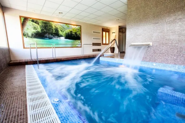 Swimming pool in Hotel & Spa Villa de Mestas