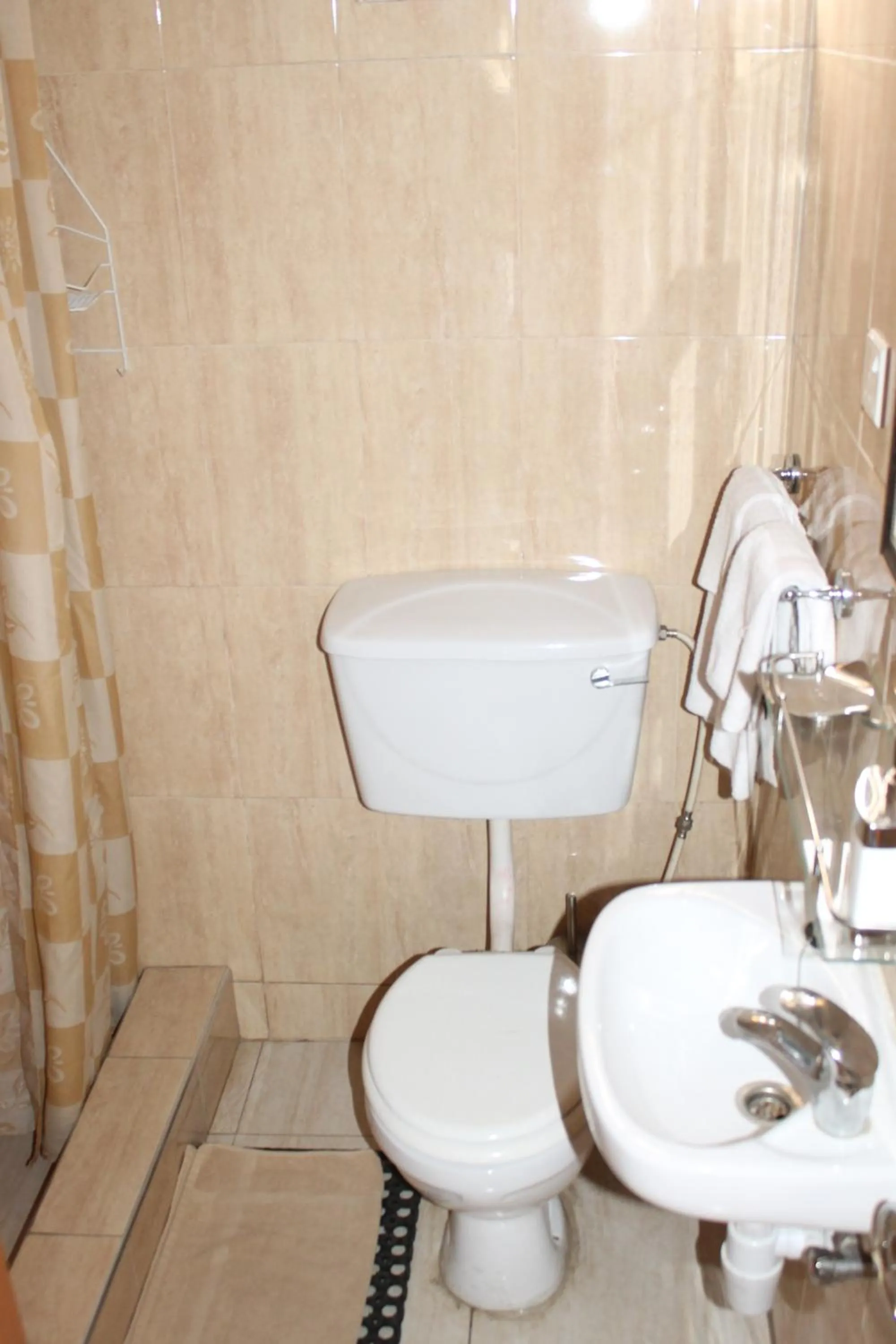 Bathroom in Jesiwa B's Little Palace