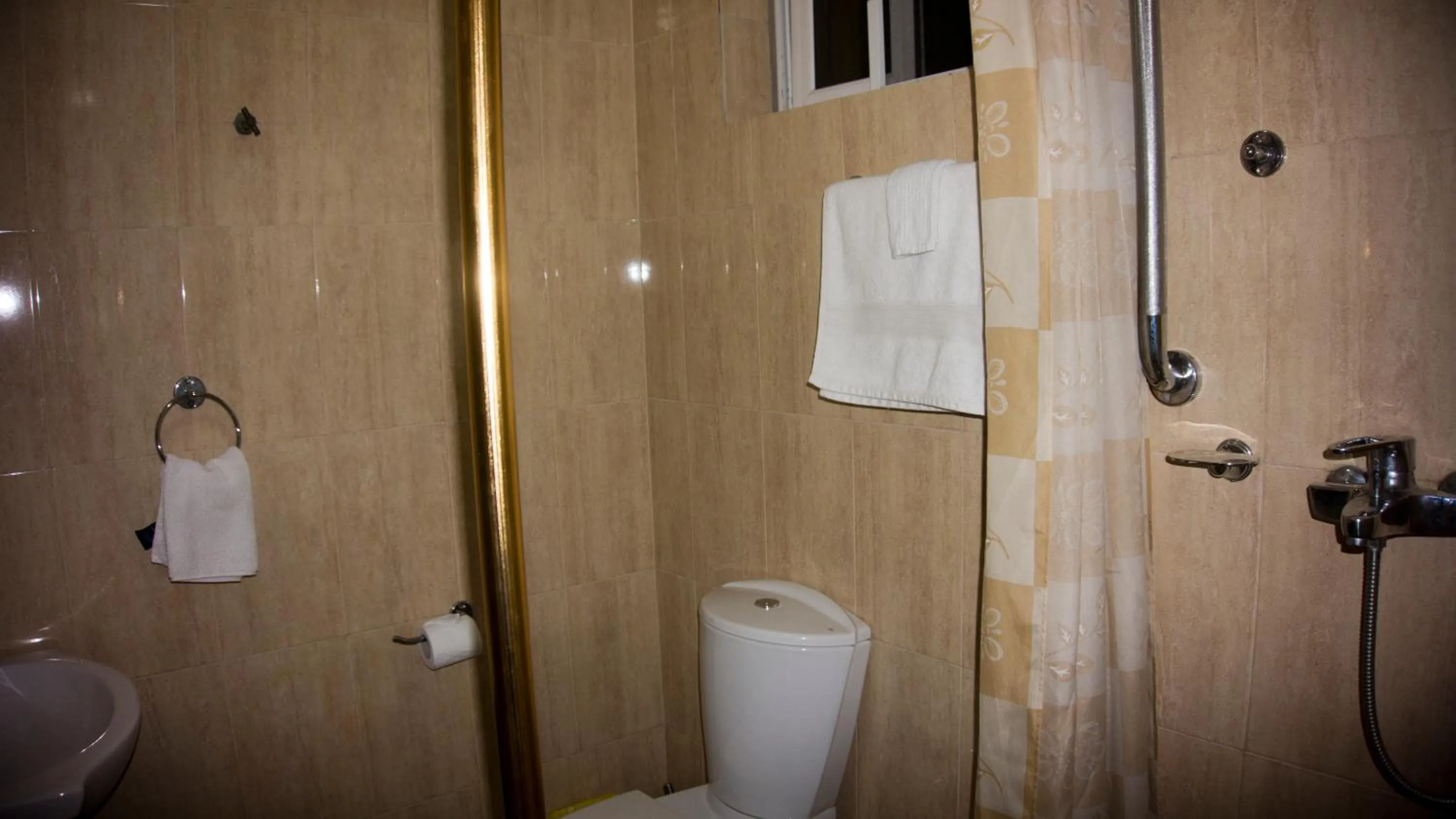 Bathroom in Jesiwa B's Little Palace