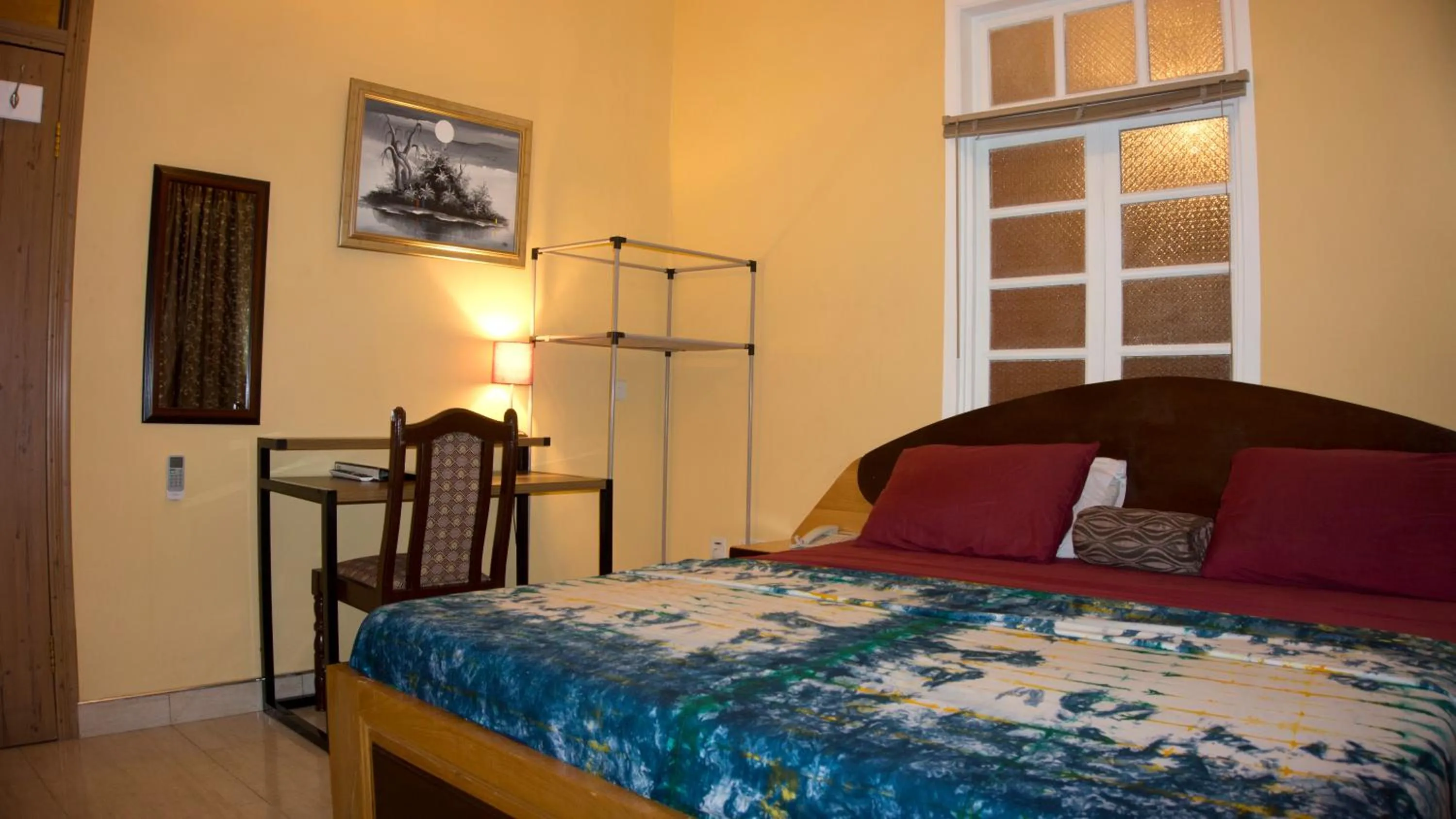 Seating area, Bed in Jesiwa B's Little Palace