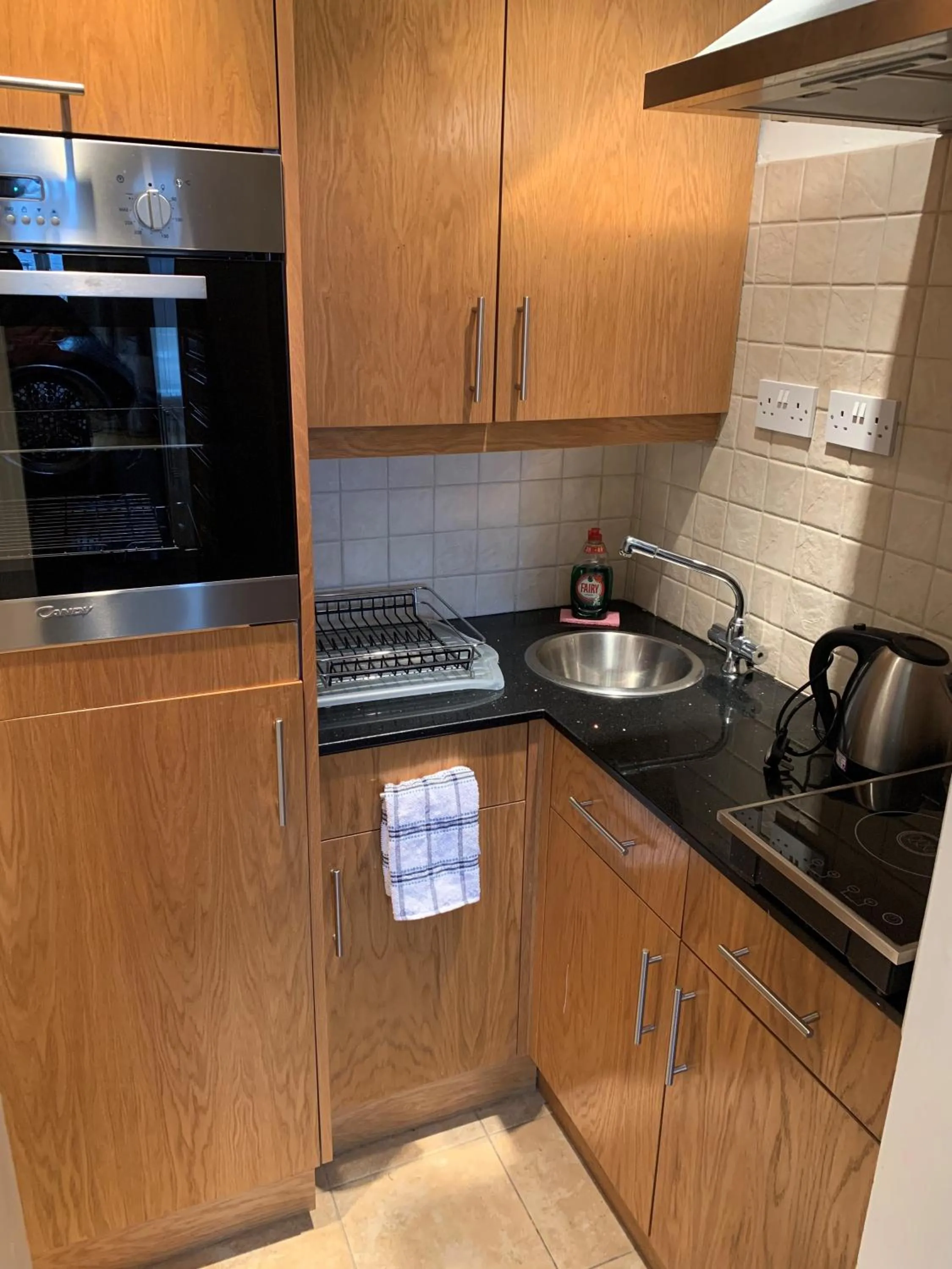 Coffee/tea facilities in Hedley House Hotel & Apartments