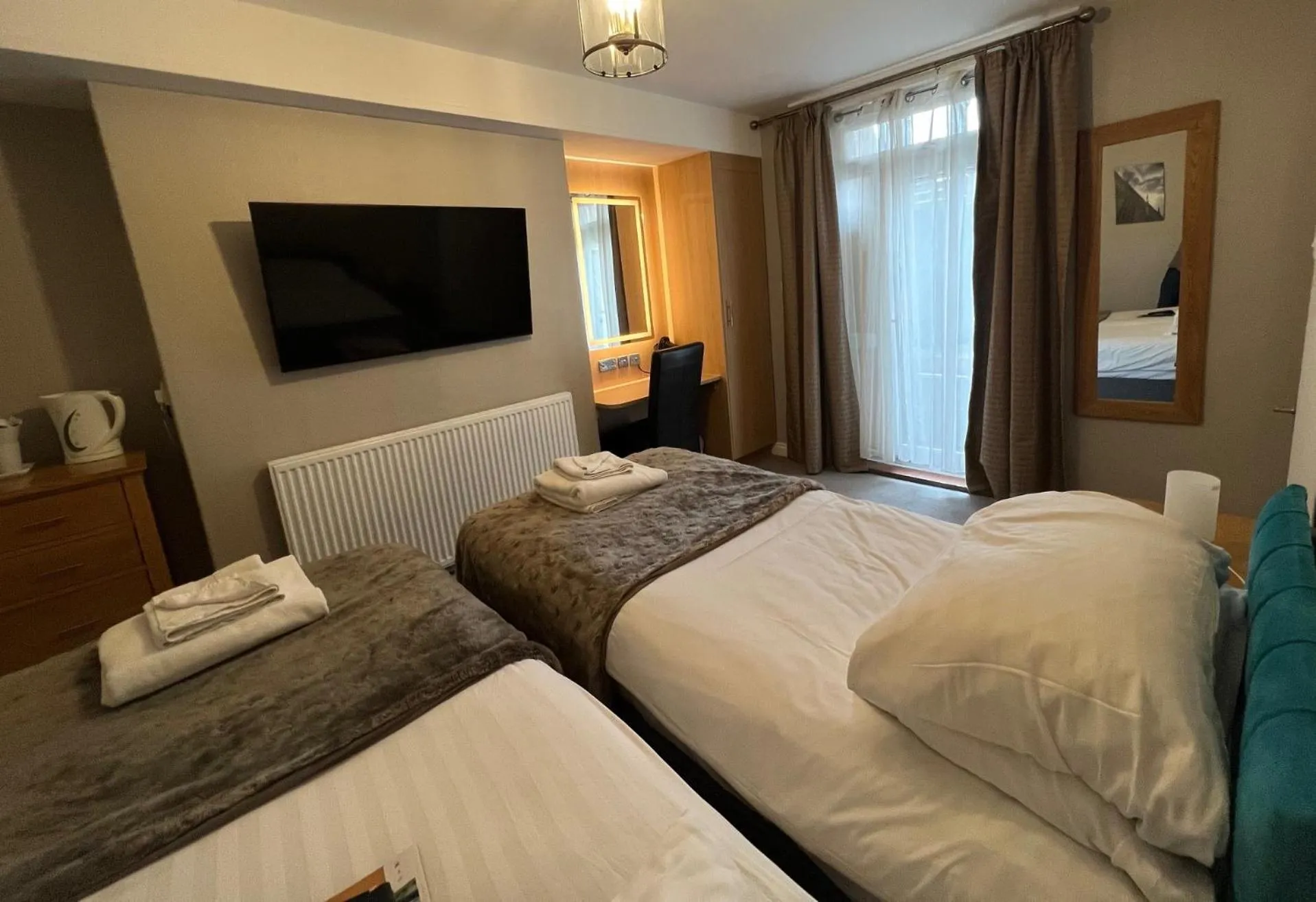 Photo of the whole room, Bed in Hedley House Hotel & Apartments
