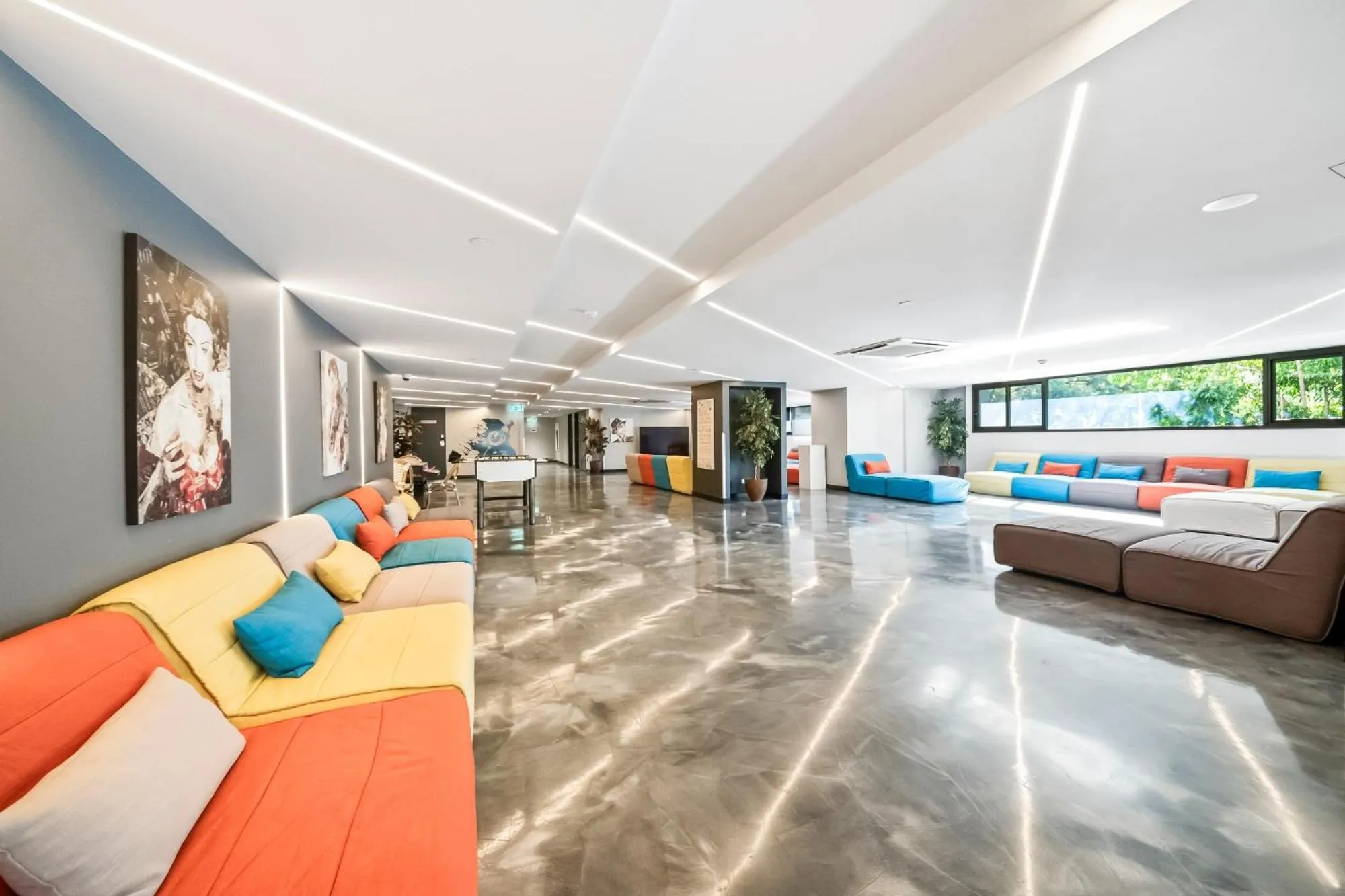 Property building in Studio 8 Residences - Adults Only