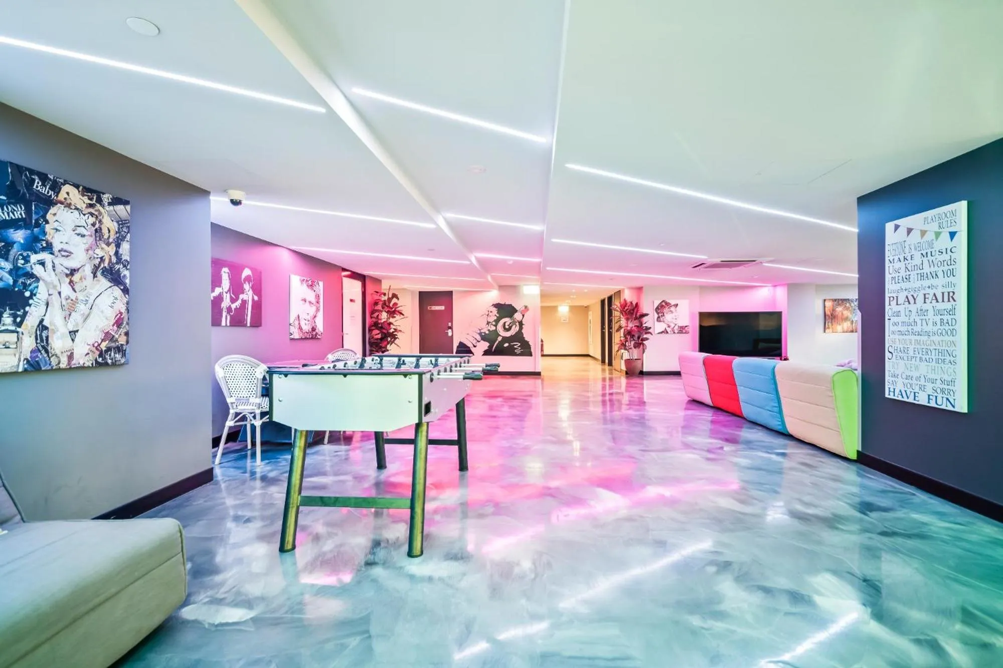 Property building in Studio 8 Residences - Adults Only