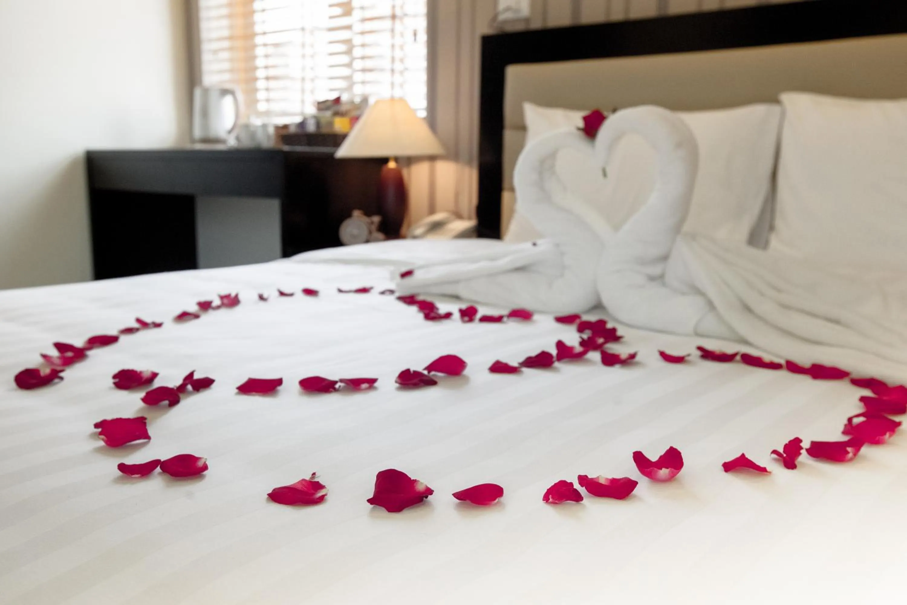 Bedroom, Bed in HalongSeoul Hotel