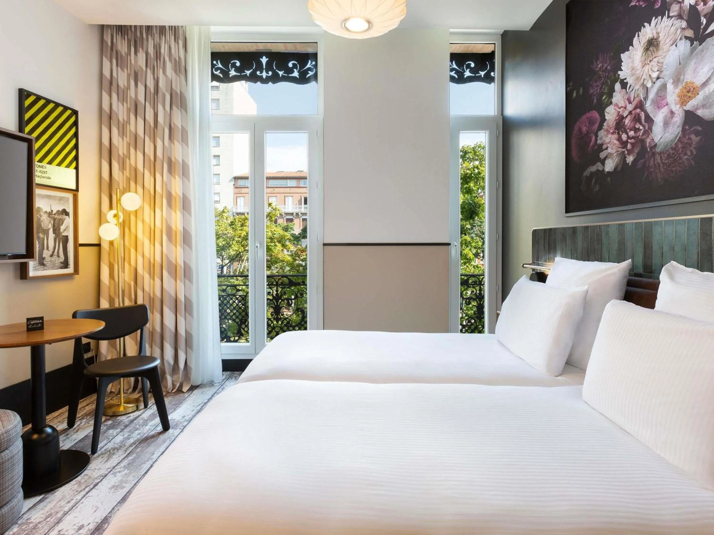 Bedroom, Bed in Hotel Les Capitouls Toulouse Centre - Handwritten Collection