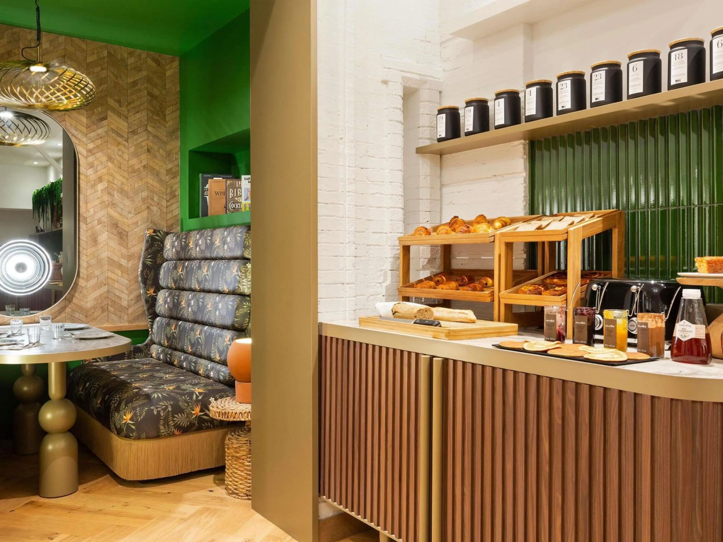 Breakfast in Hotel Les Capitouls Toulouse Centre - Handwritten Collection