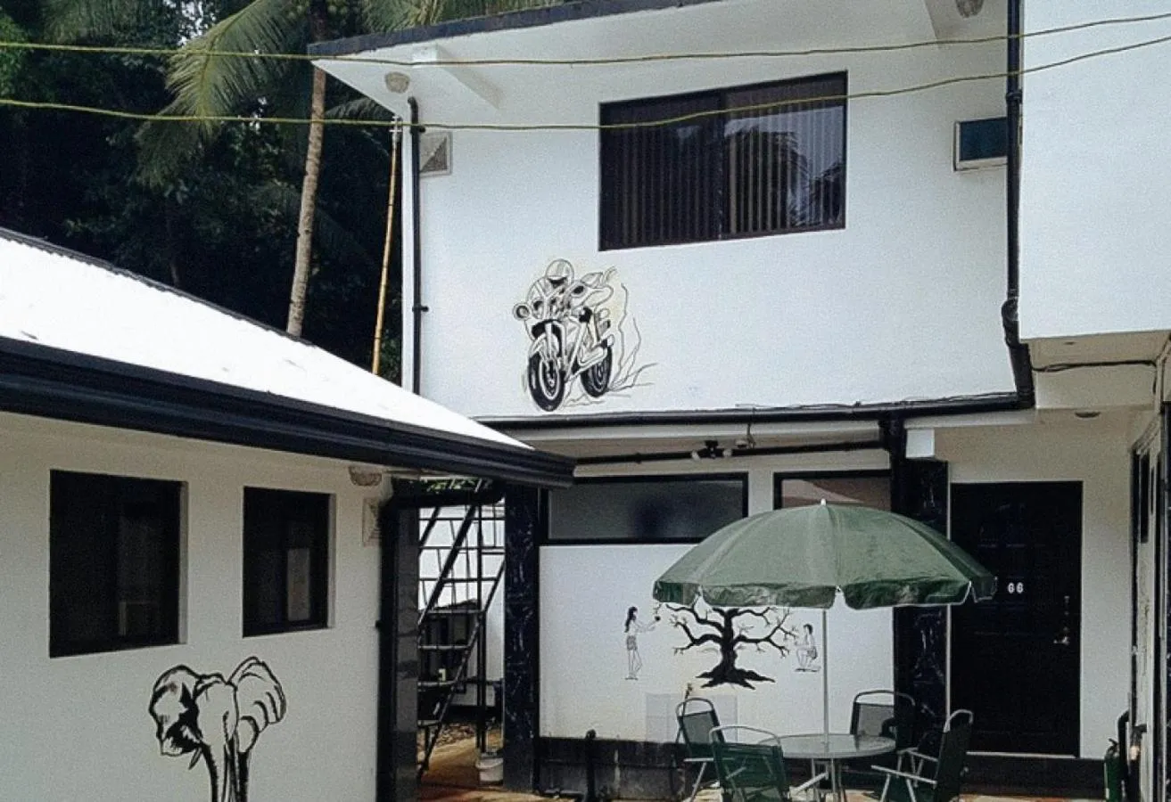 Property building in RedDoorz @ Western Highway Lodge Hotel