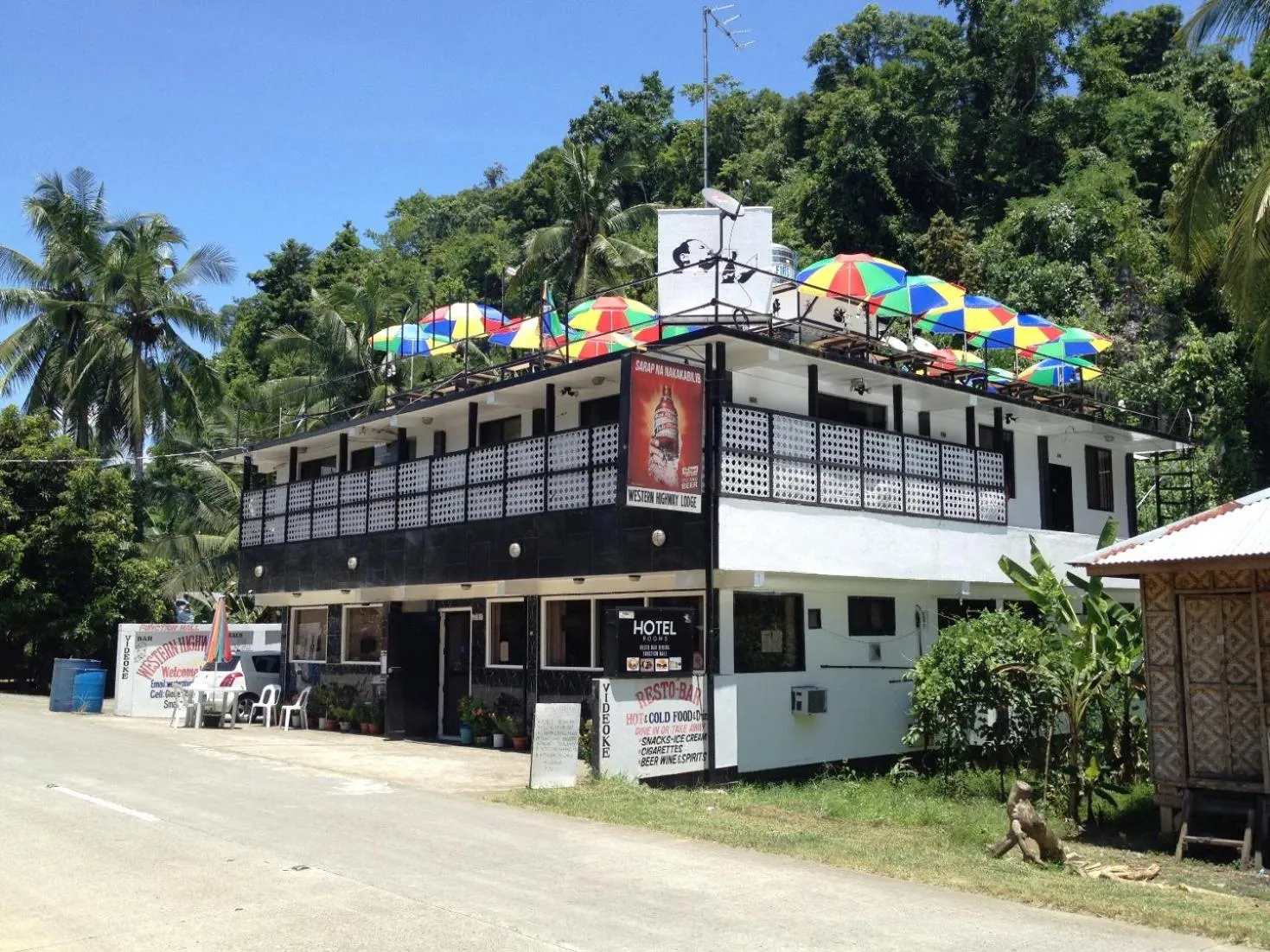 Facade/entrance in RedDoorz @ Western Highway Lodge Hotel