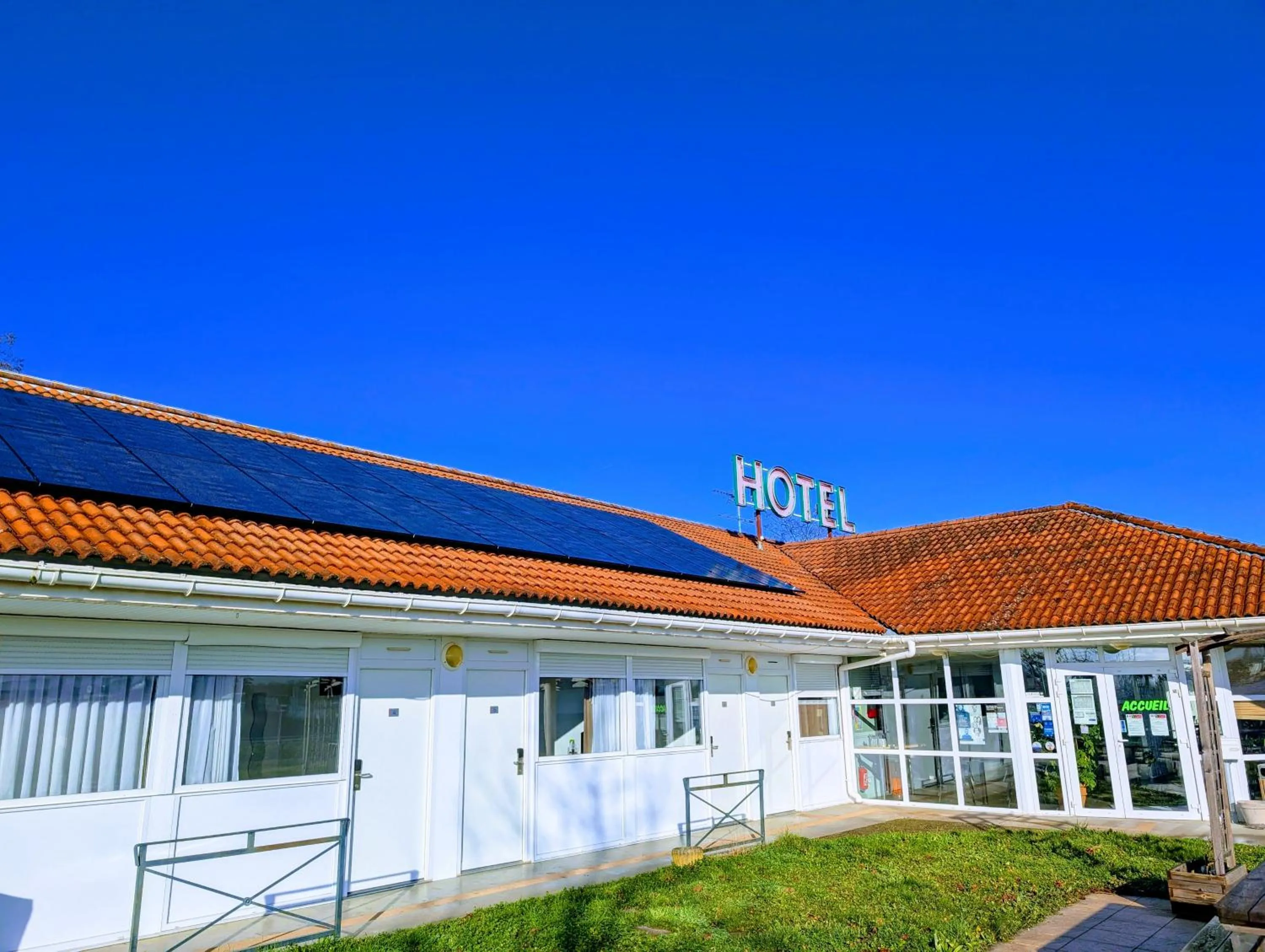 Property building in Fasthotel Well Inn Mâcon sud - un hôtel FH Confort