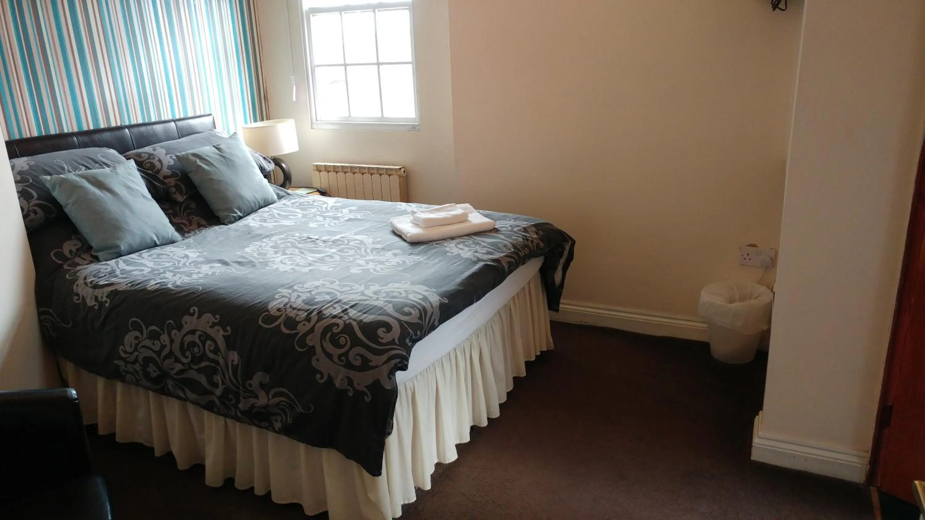 Bed in The Three Horseshoes