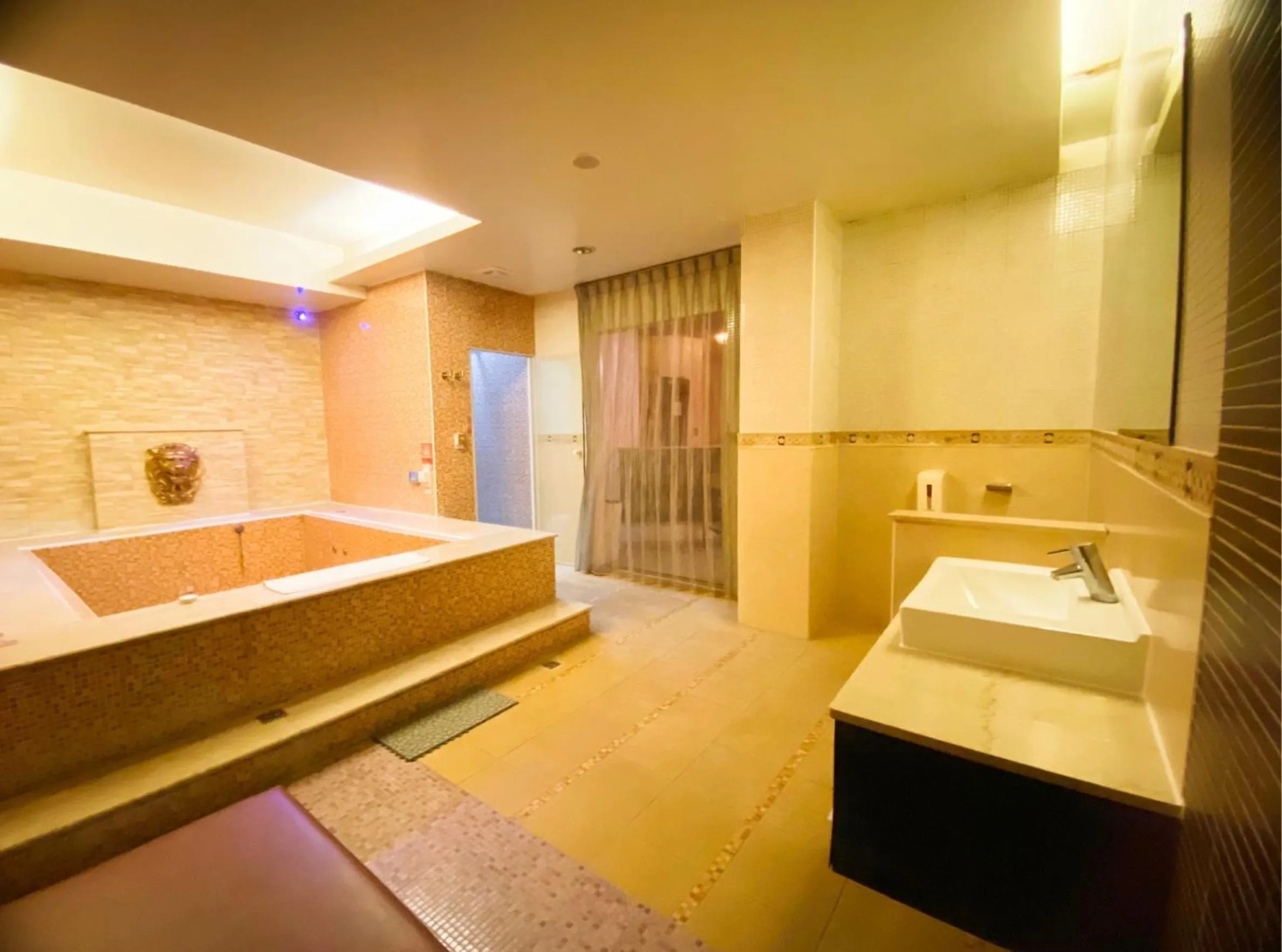 Shower in Hua Xiang Motel