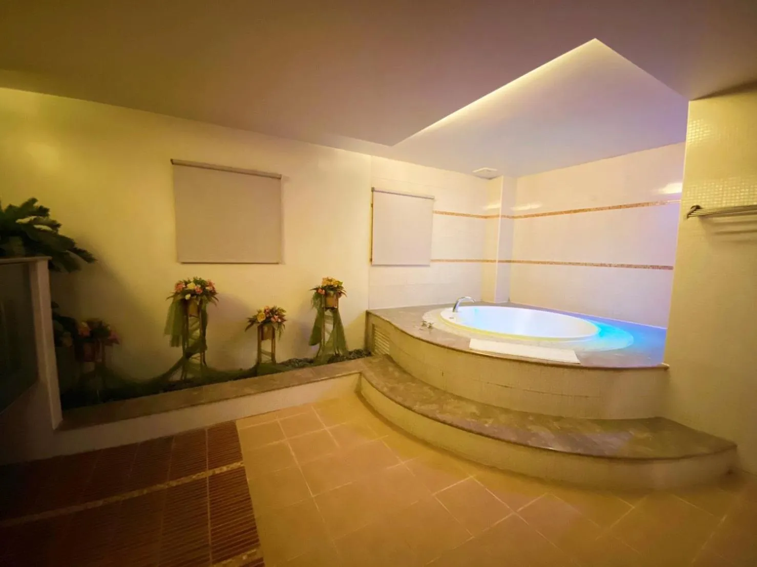 Hot Tub in Hua Xiang Motel