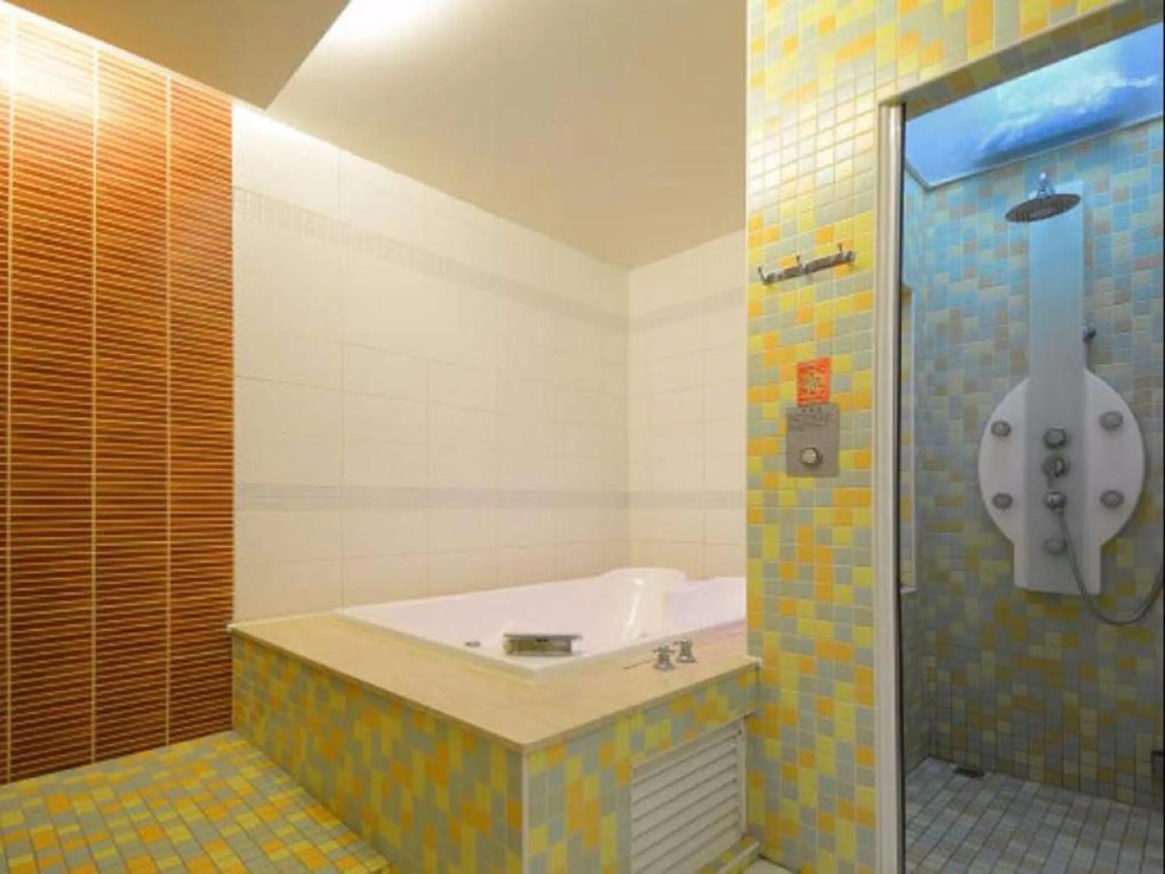 Shower in Hua Xiang Motel