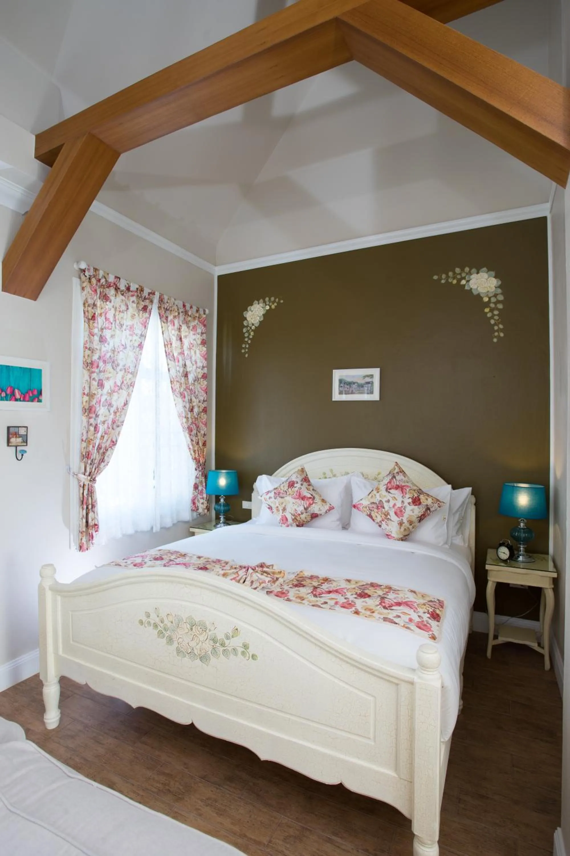 Bedroom, Bed in Hillsborough The English Country House Hotel & Leisure