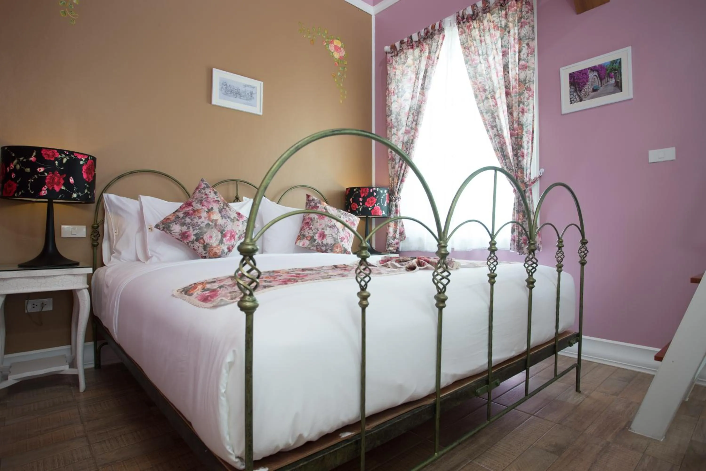 Bedroom, Bed in Hillsborough The English Country House Hotel & Leisure