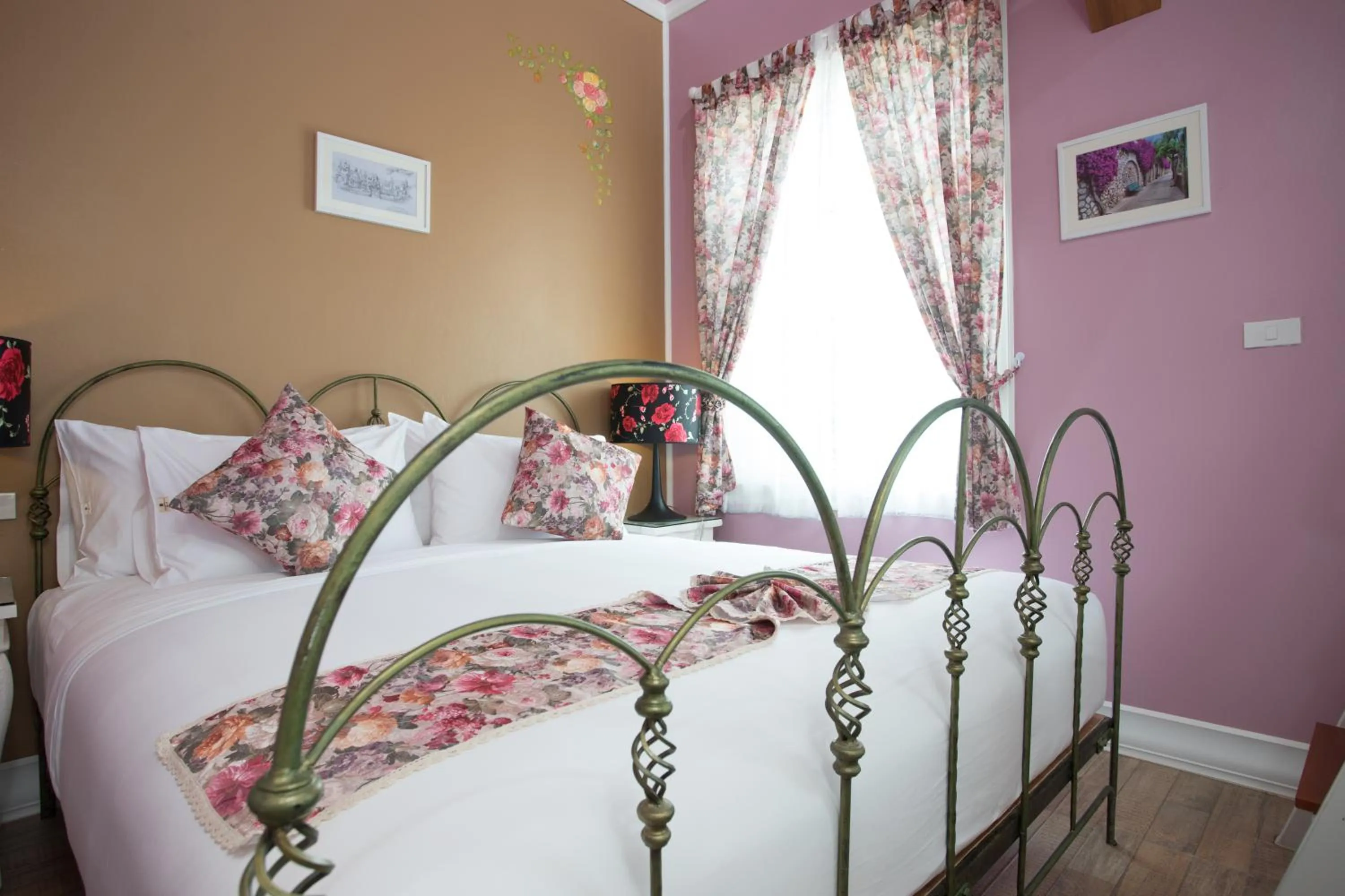 Bedroom, Bed in Hillsborough The English Country House Hotel & Leisure