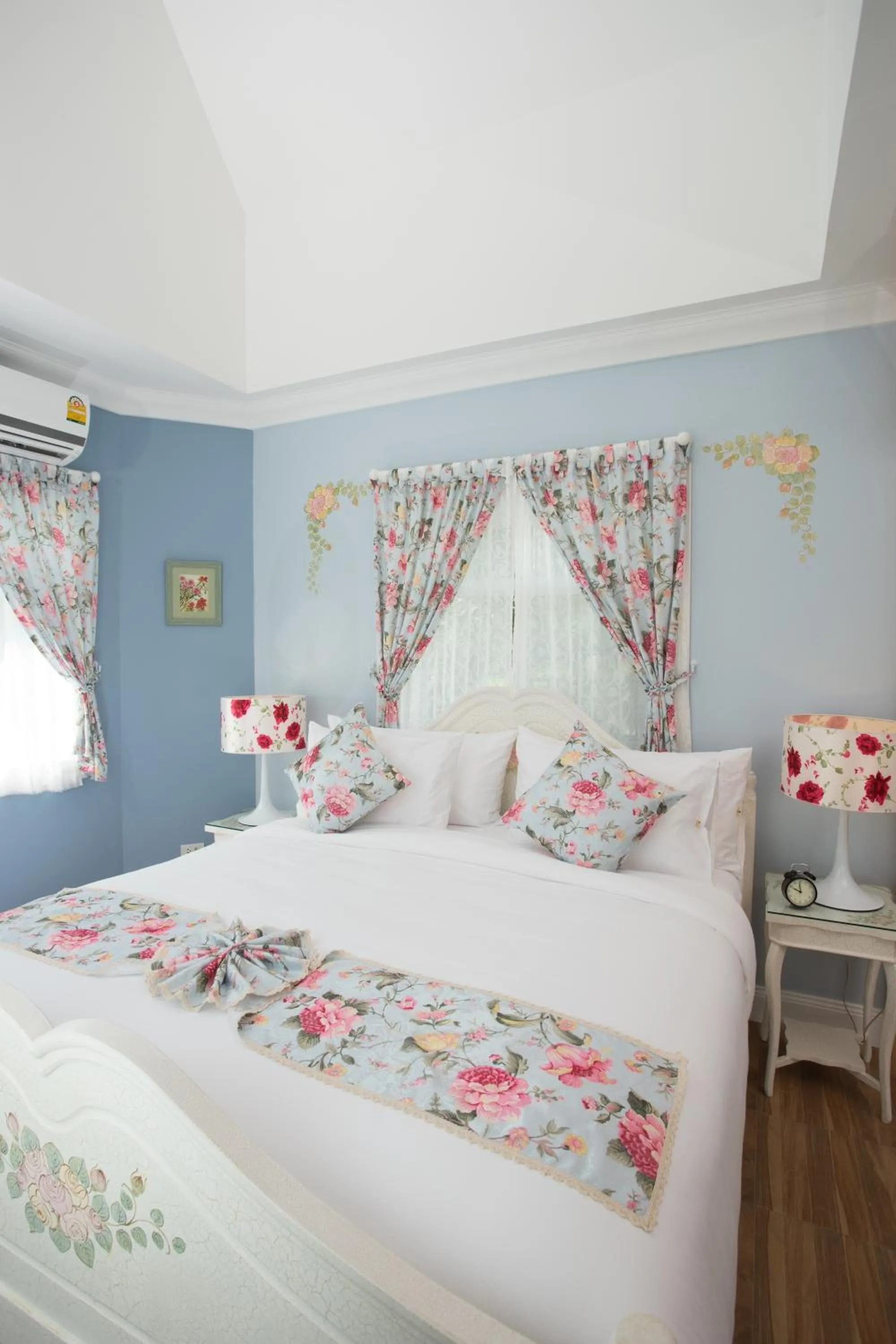 Bedroom, Bed in Hillsborough The English Country House Hotel & Leisure