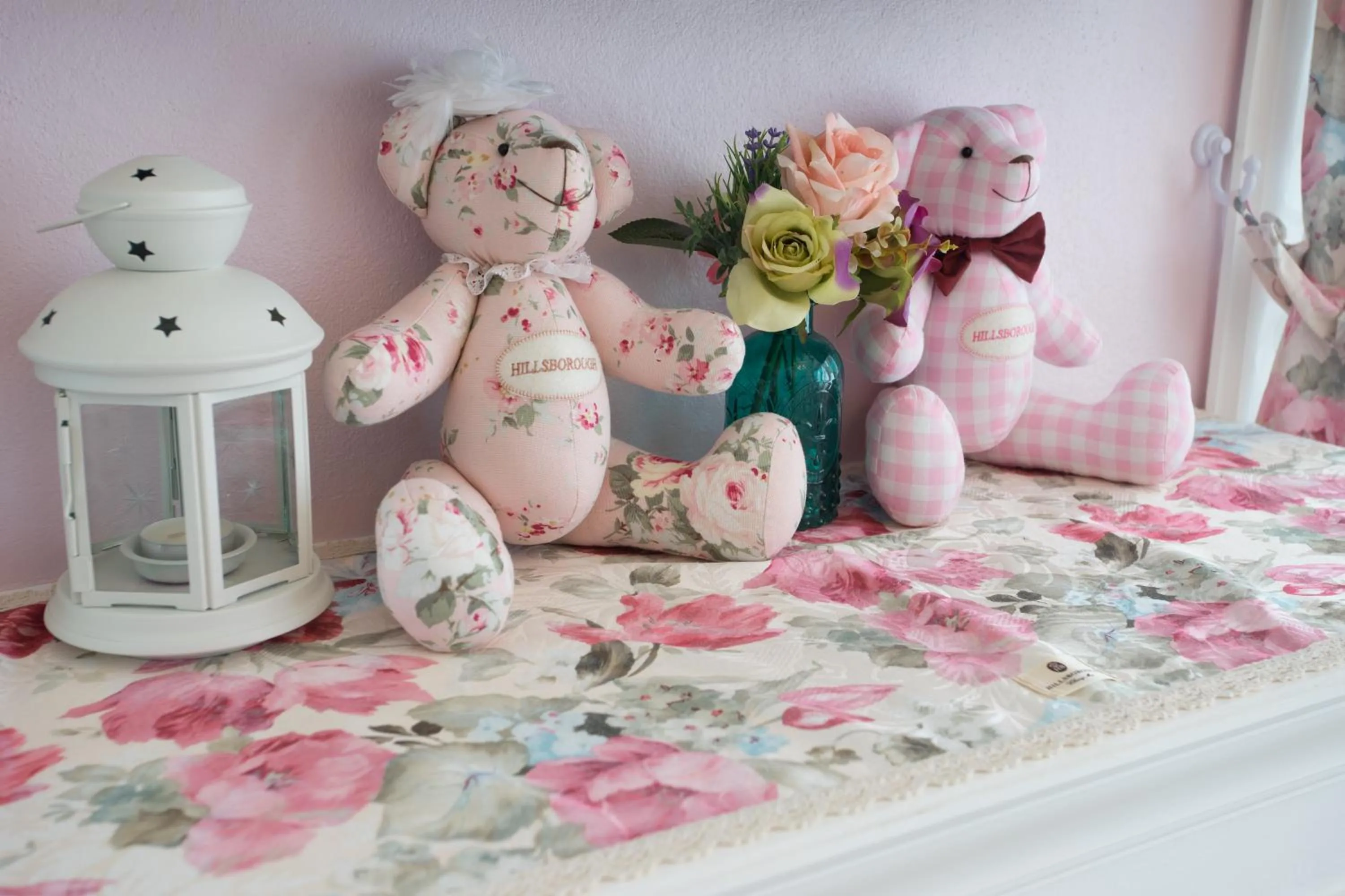 Living room, Bed in Hillsborough The English Country House Hotel & Leisure