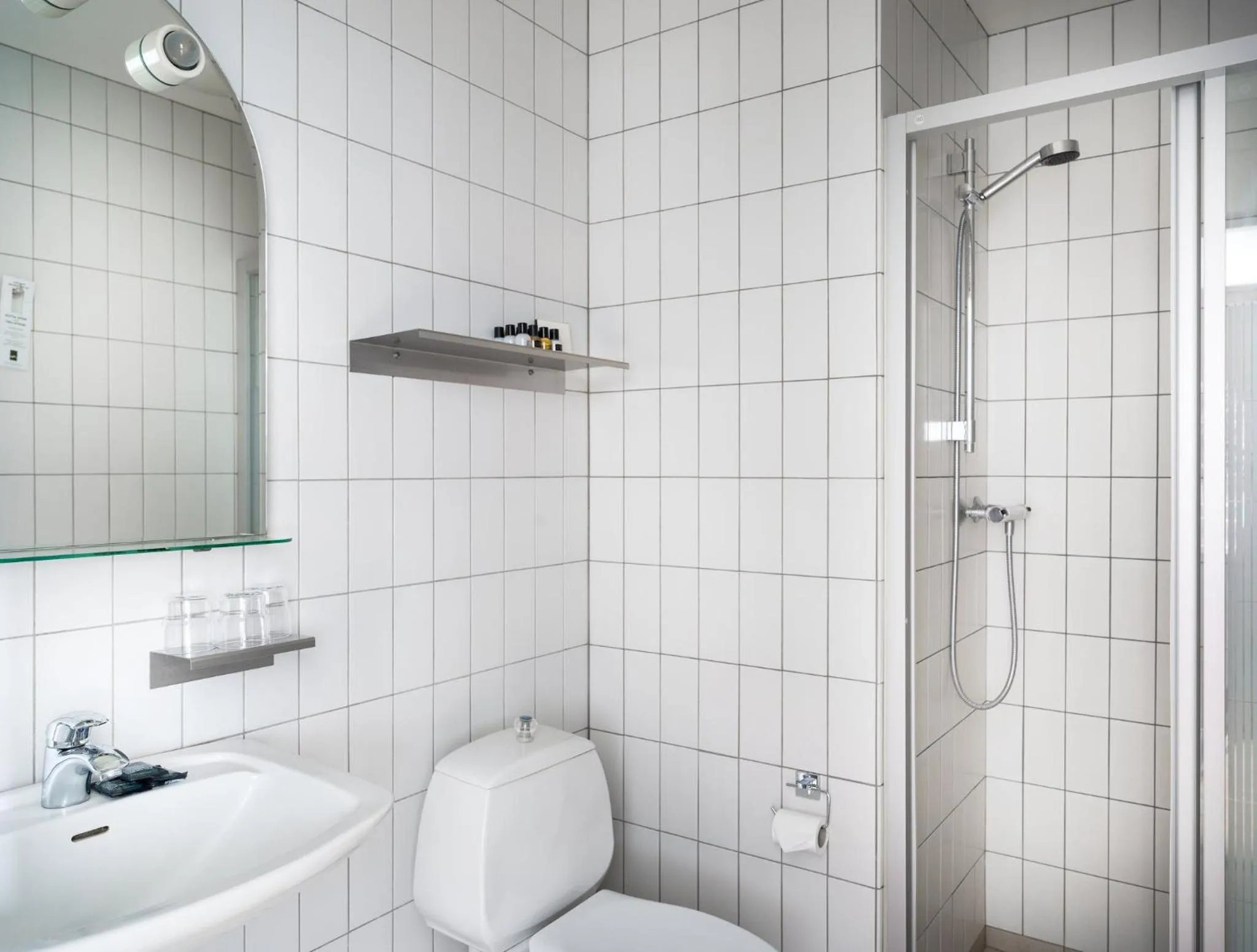 Bathroom in Hotel Kea by Keahotels