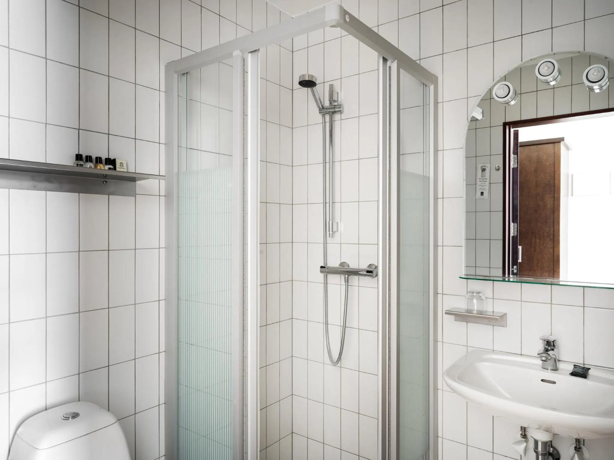 Bathroom in Hotel Kea by Keahotels