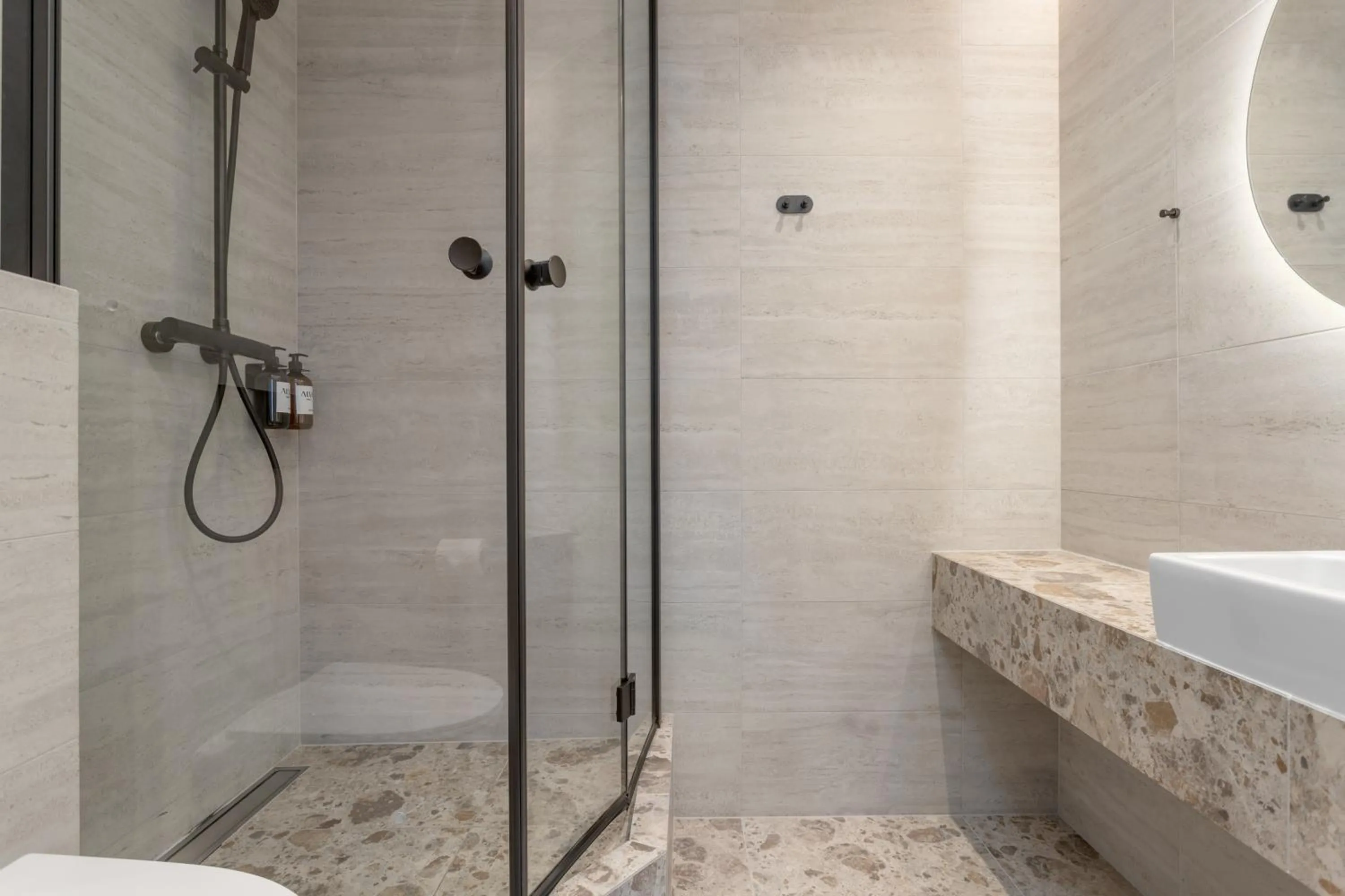 Shower in Alva Hotel Brautarholt