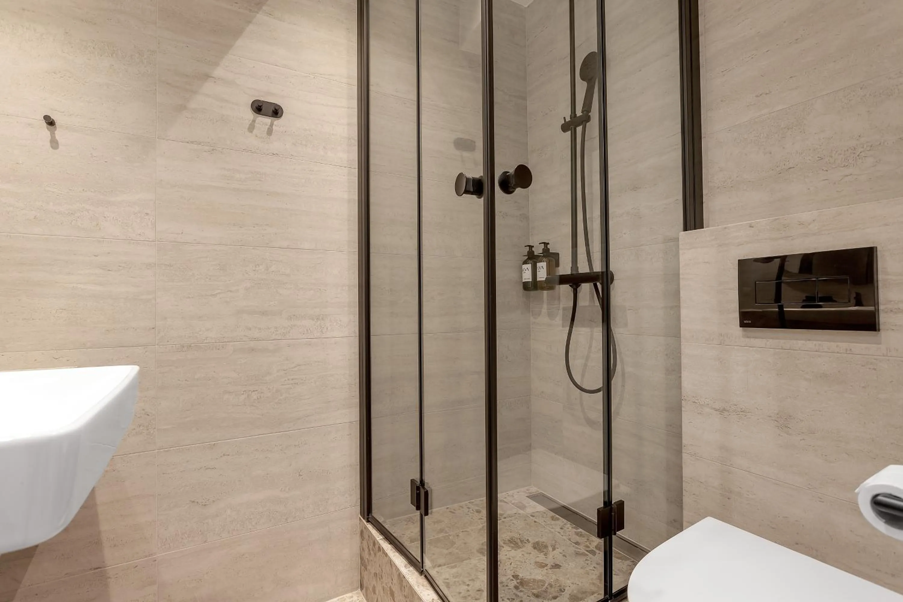 Shower in Alva Hotel Brautarholt