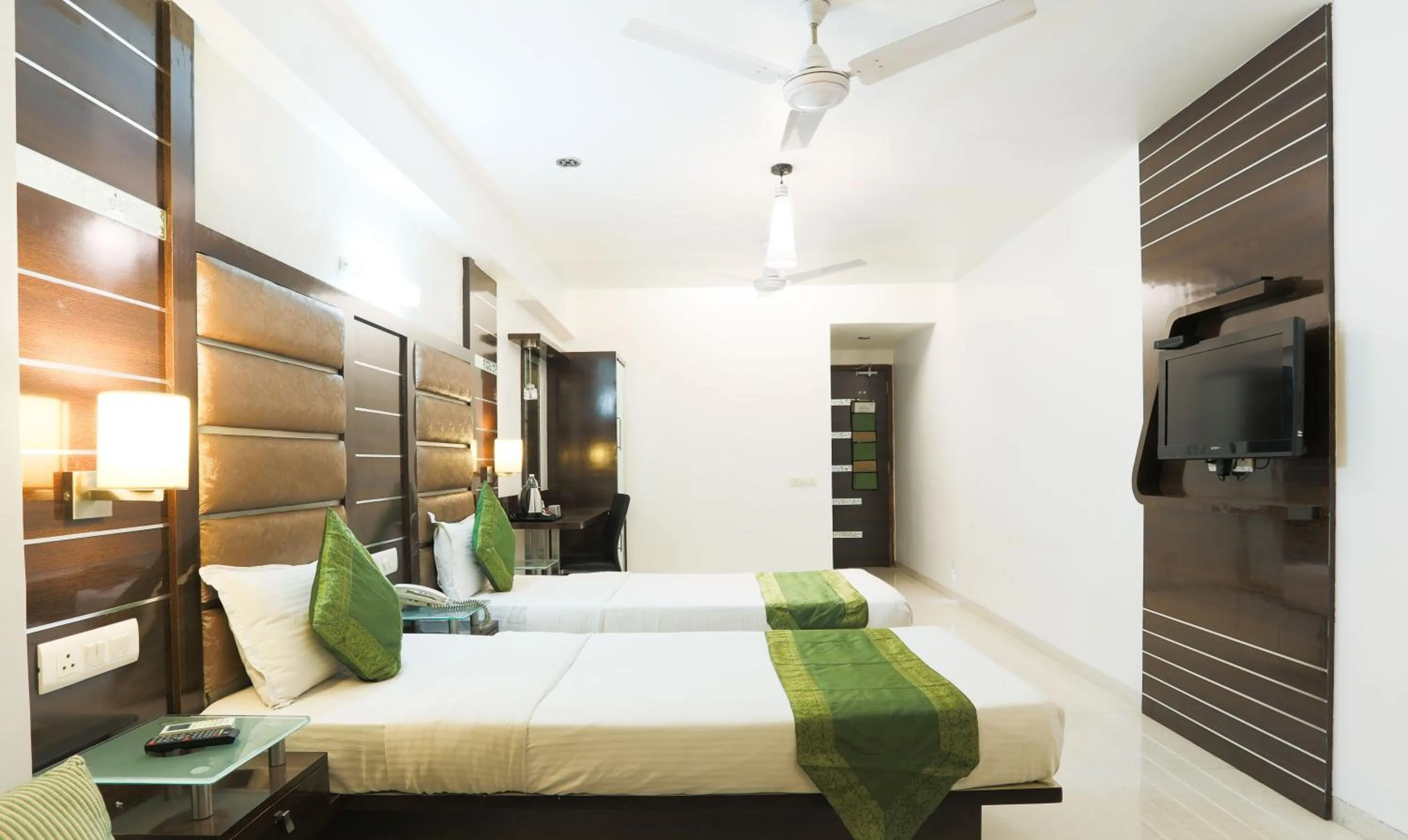 Photo of the whole room, Bed in Hotel Apple Inn Vapi