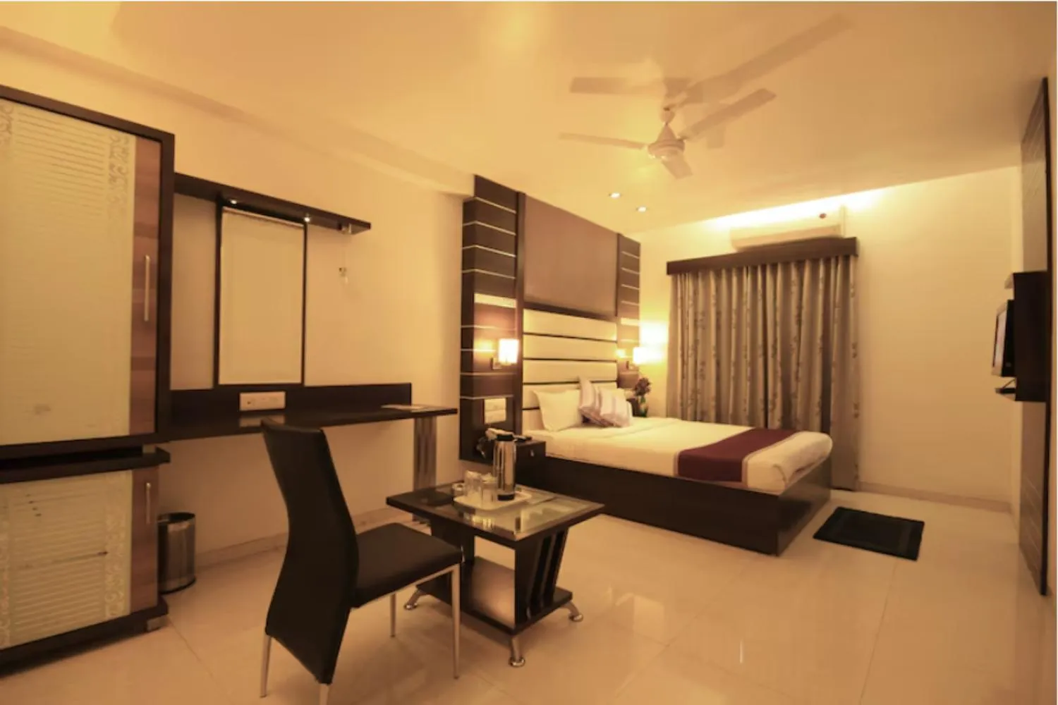 Bedroom, Bed in Hotel Apple Inn Vapi