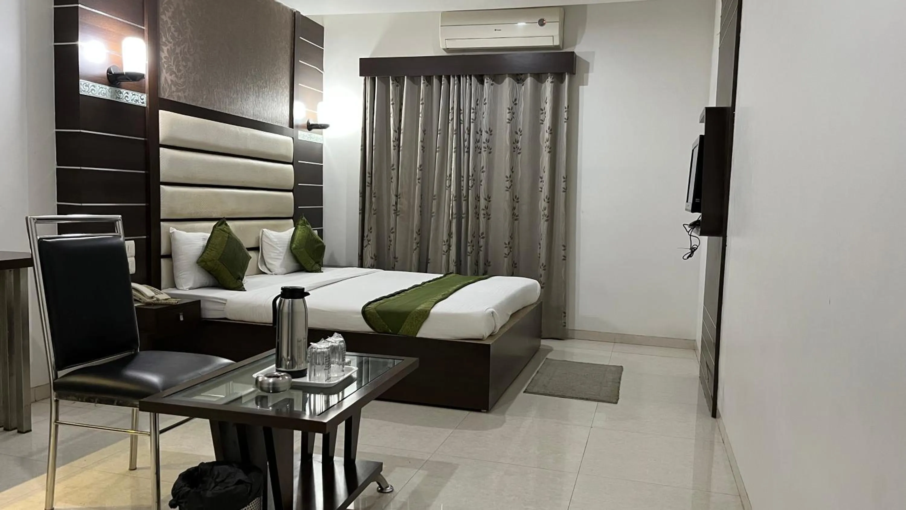 Bedroom, Bed in Hotel Apple Inn Vapi