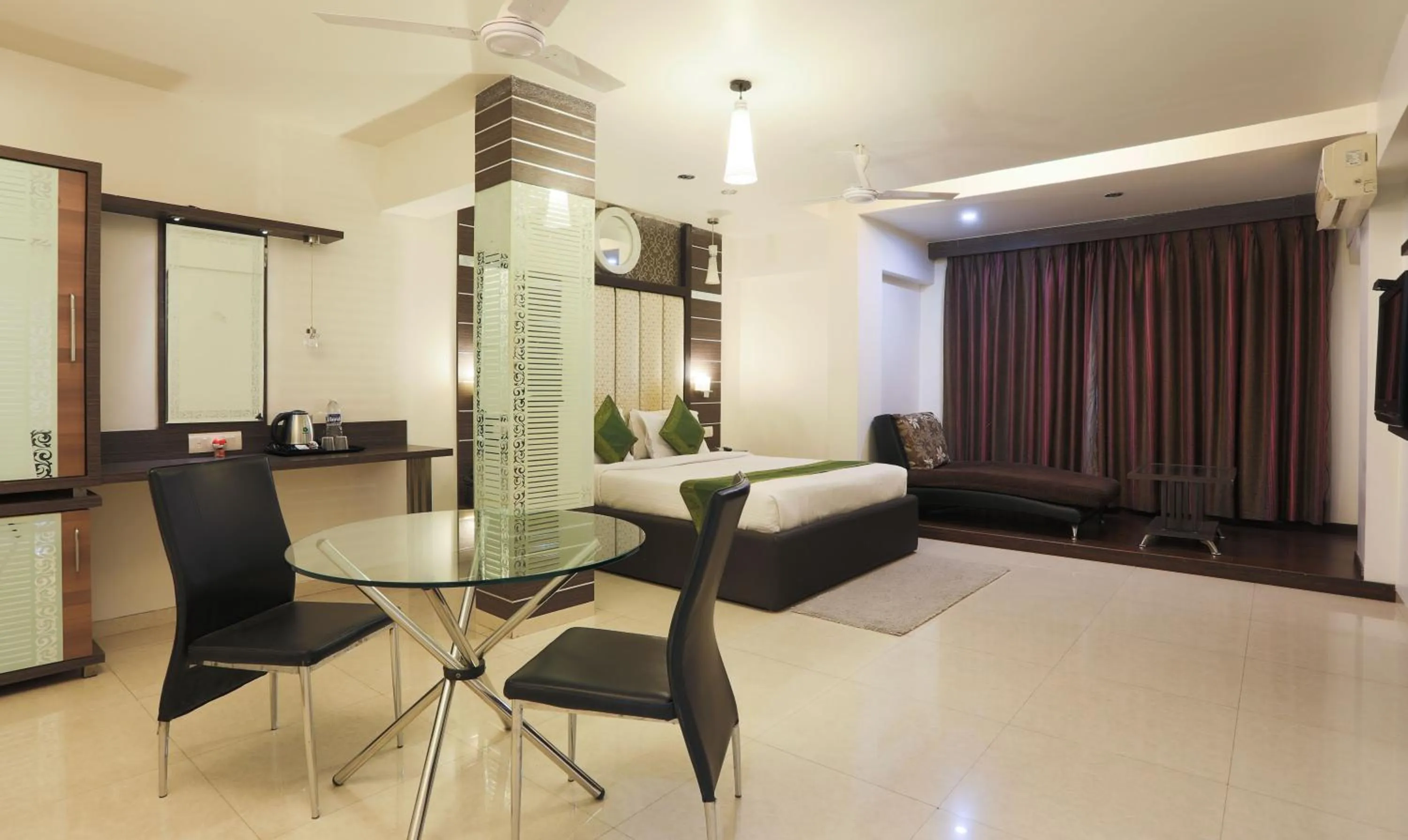 Bed in Hotel Apple Inn Vapi