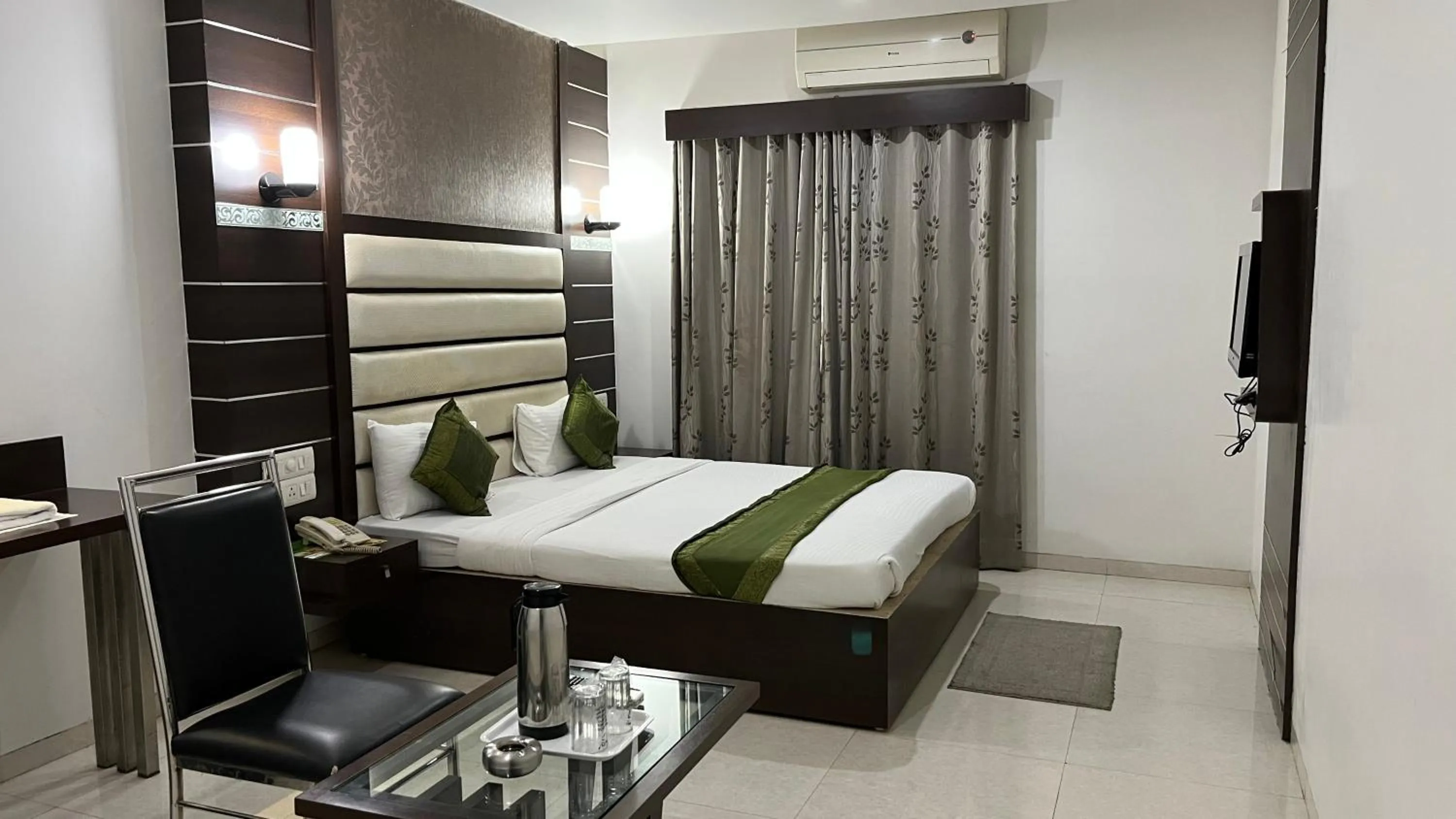 Bedroom, Bed in Hotel Apple Inn Vapi