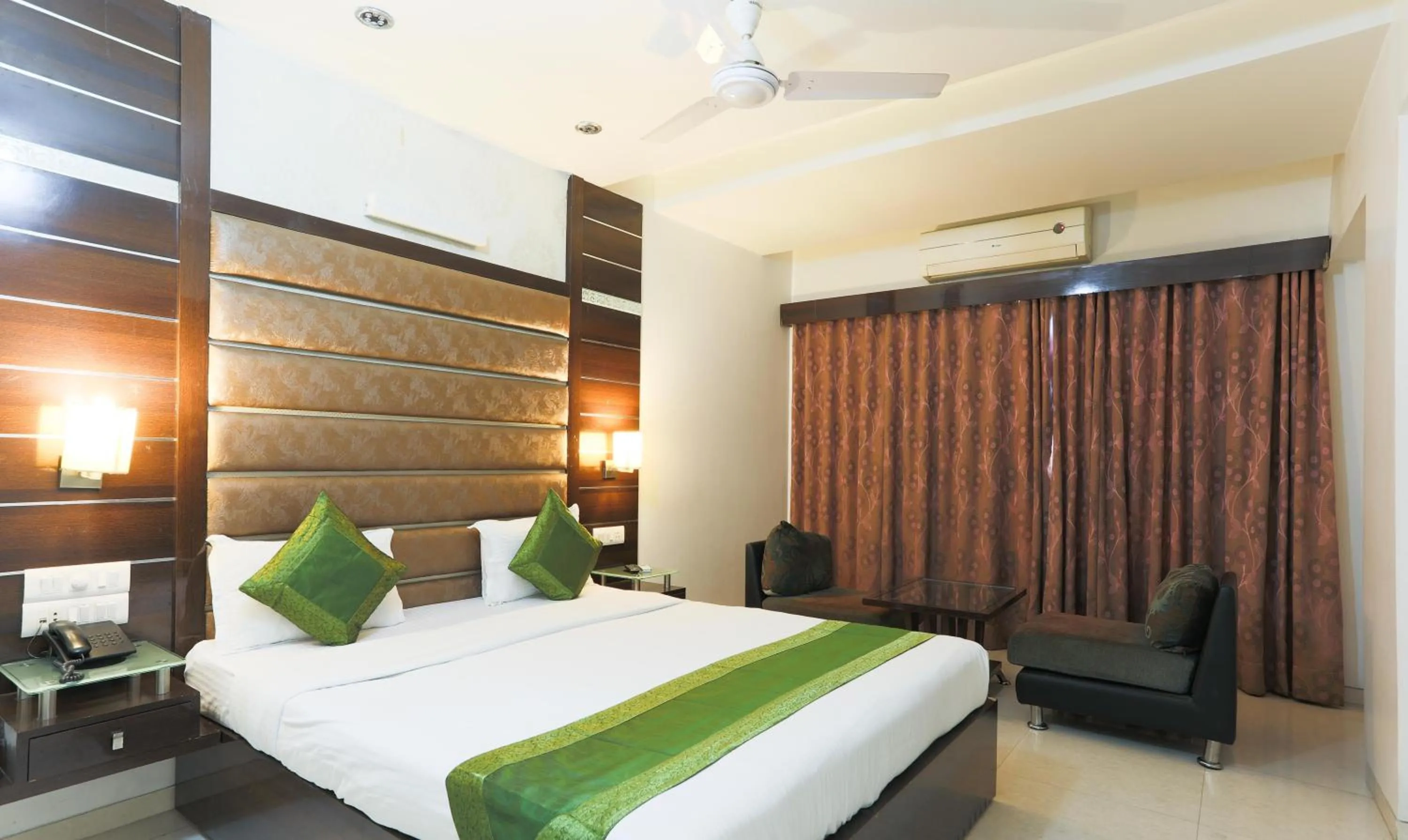Photo of the whole room, Bed in Hotel Apple Inn Vapi