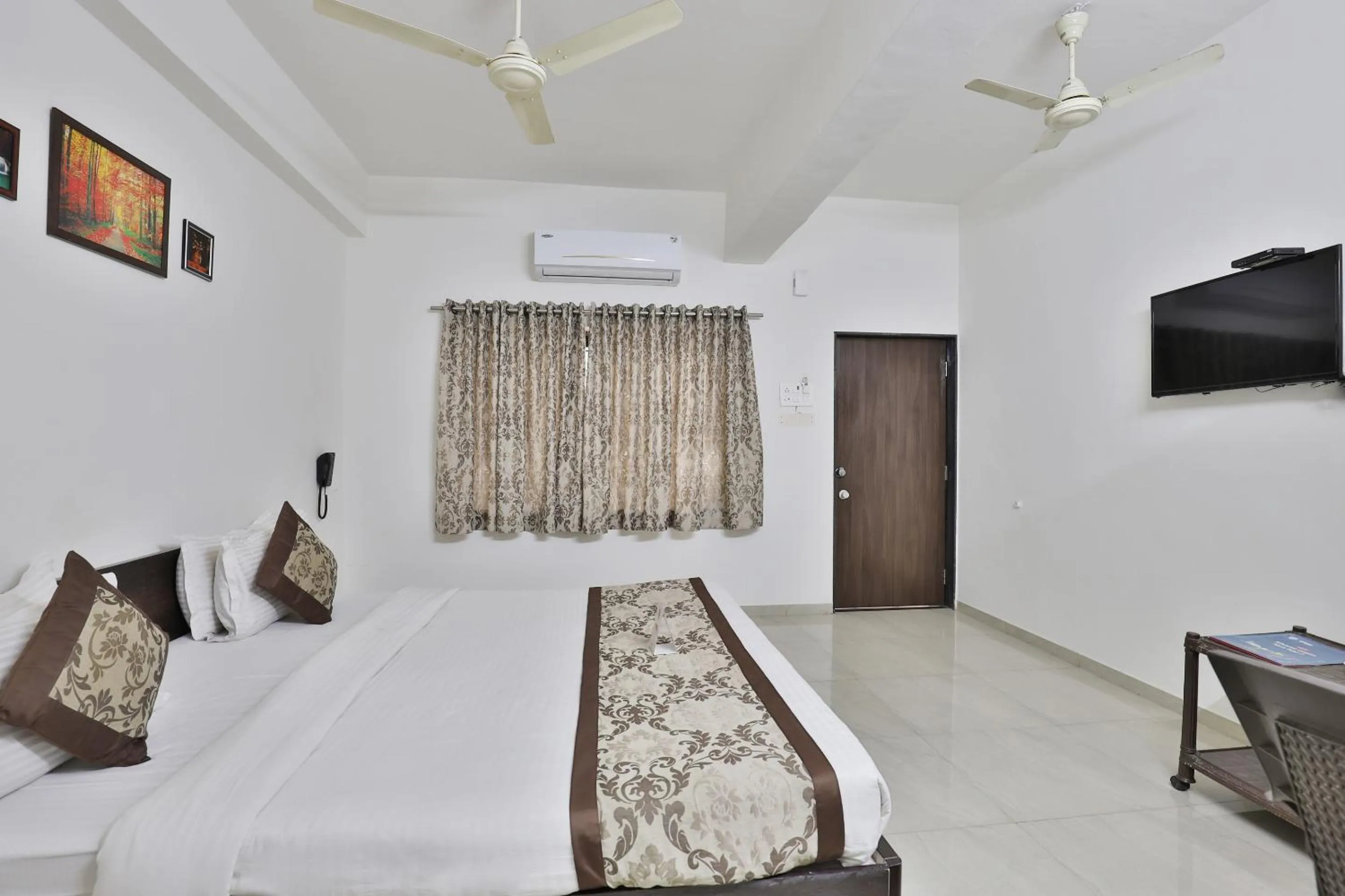 Decorative detail, Bed in Nova Hotel Star Palace