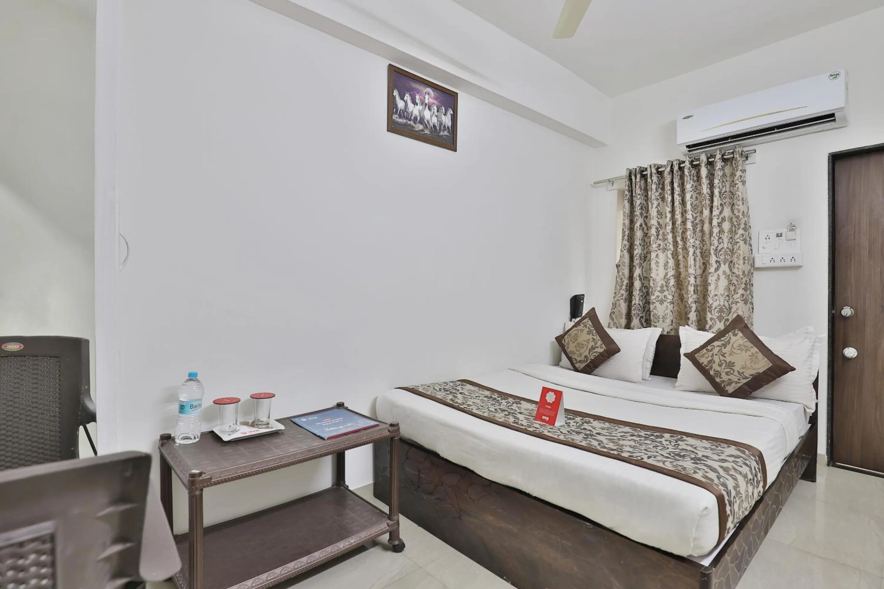 Decorative detail, Bed in Nova Hotel Star Palace