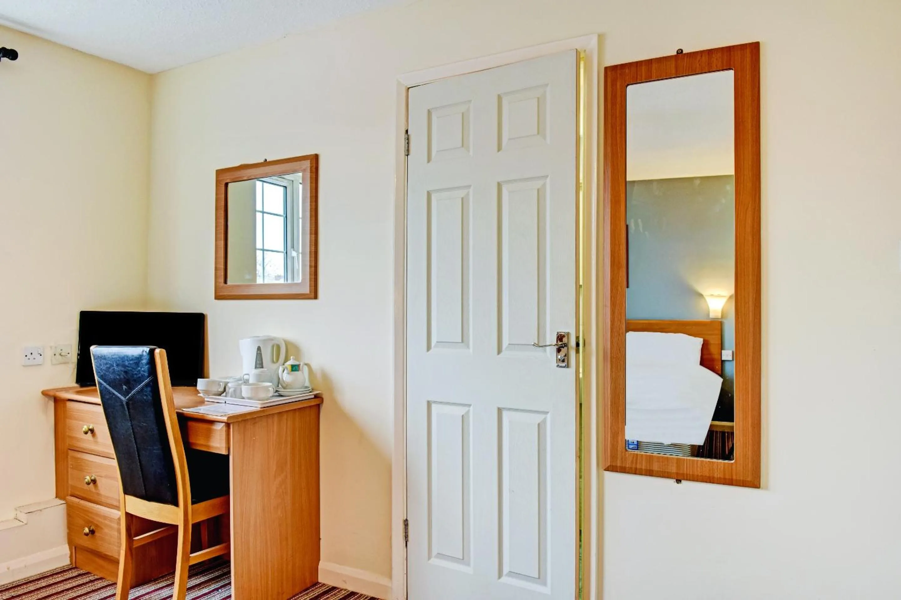 Bedroom in Shilton Inn By OYO Leicester