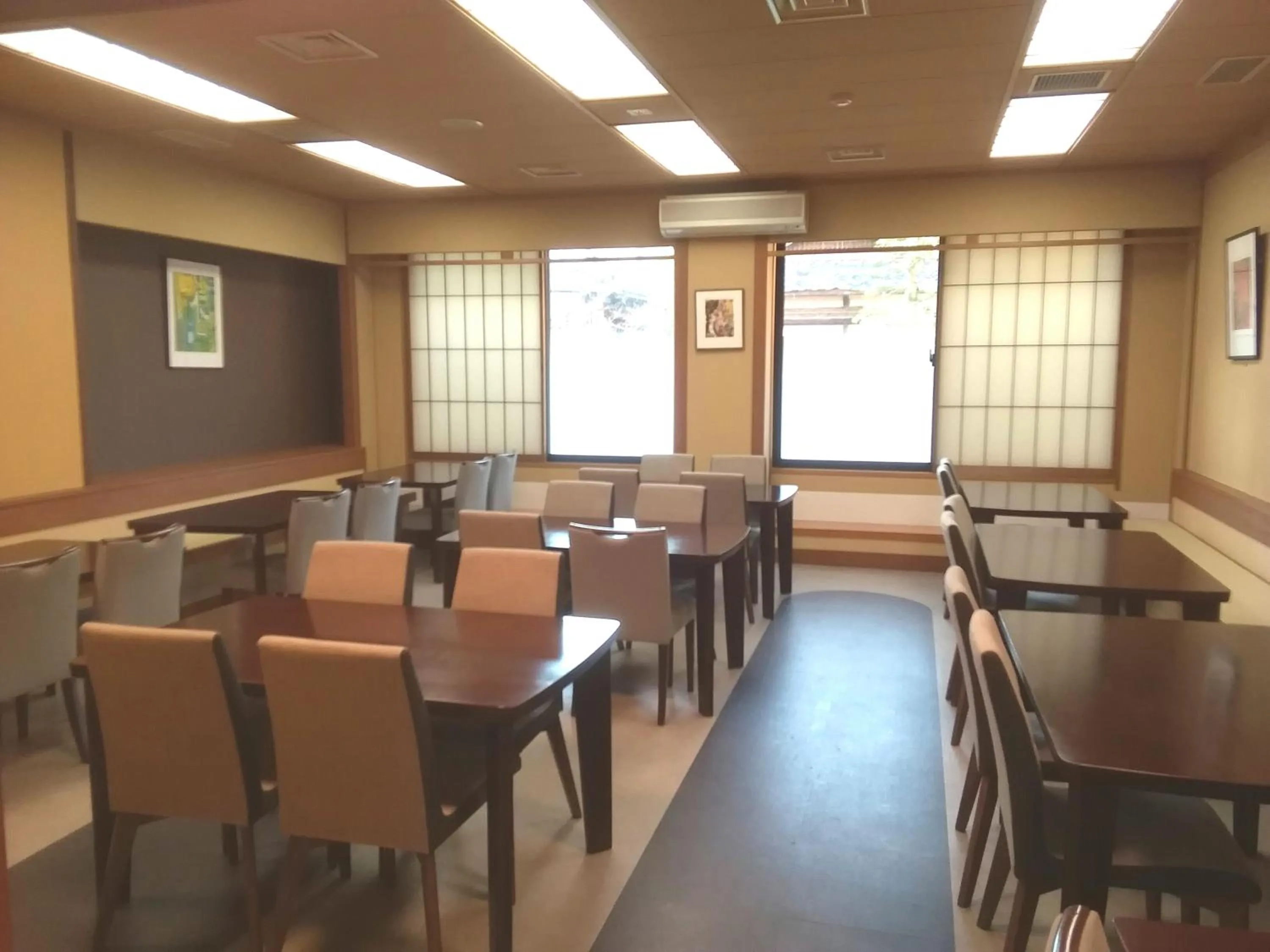 Restaurant/places to eat in Hotel Amabile Maizuru
