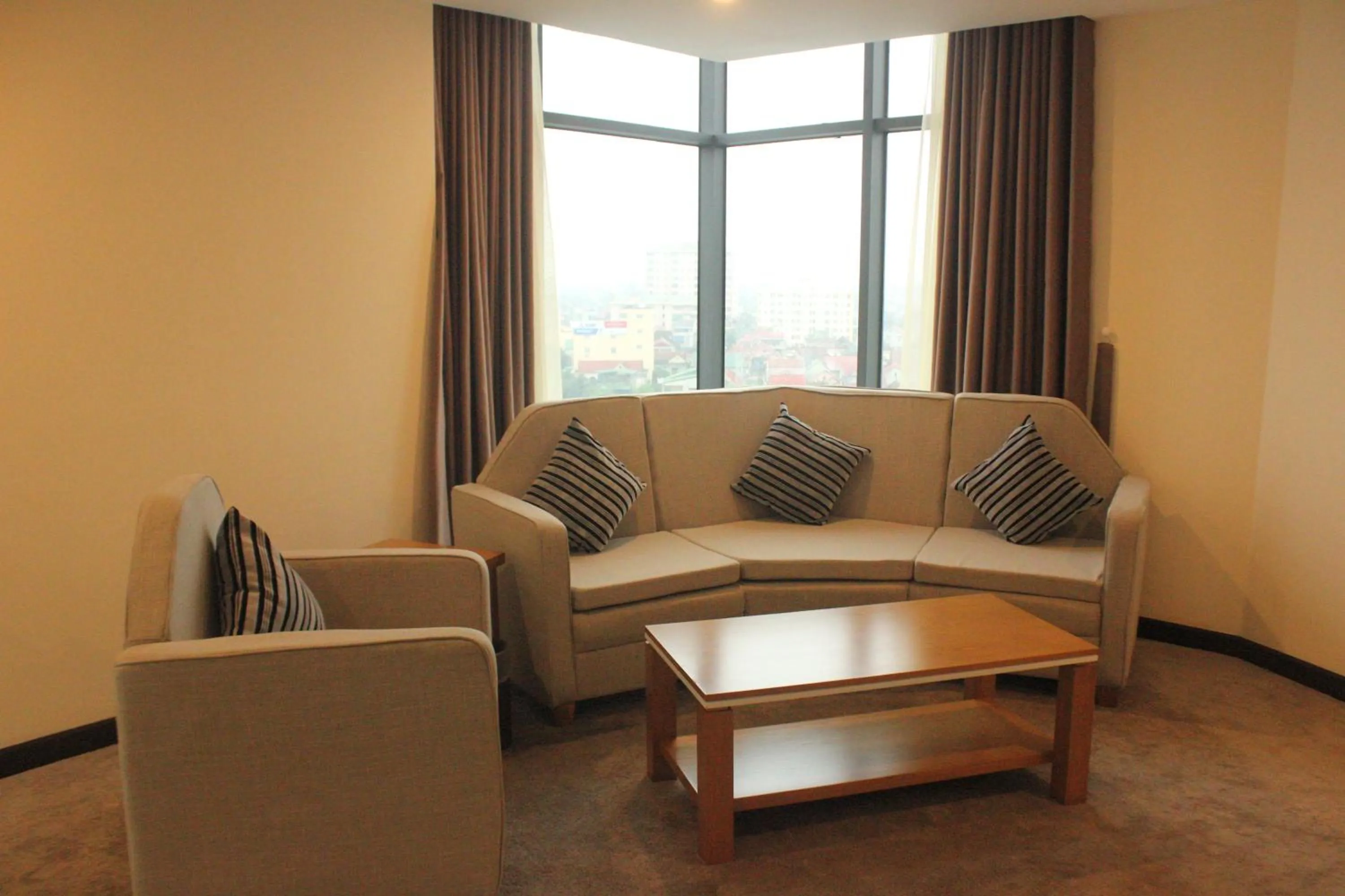 Living room in Muong Thanh Cua Dong Hotel