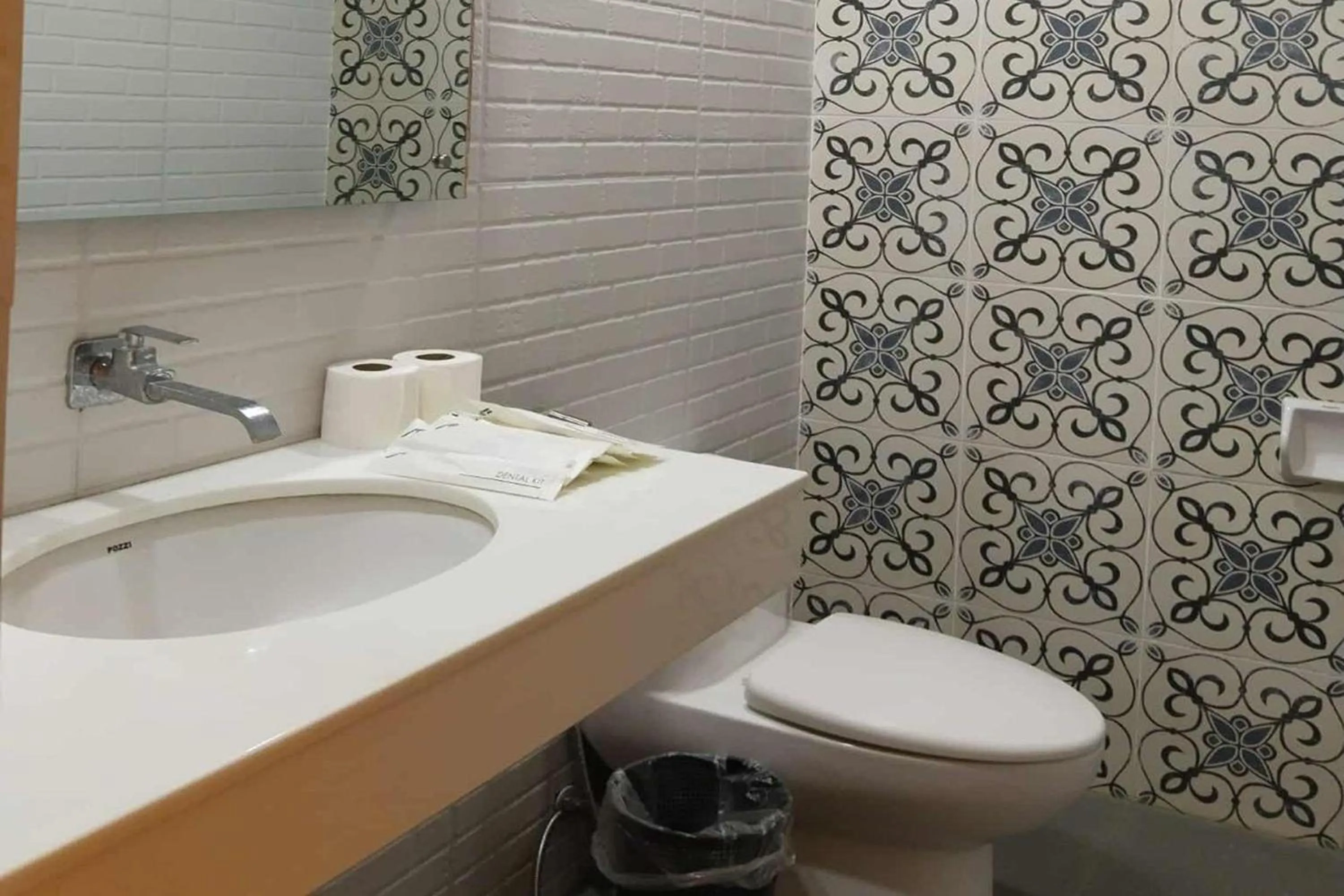 Toilet in Hotel Lapira